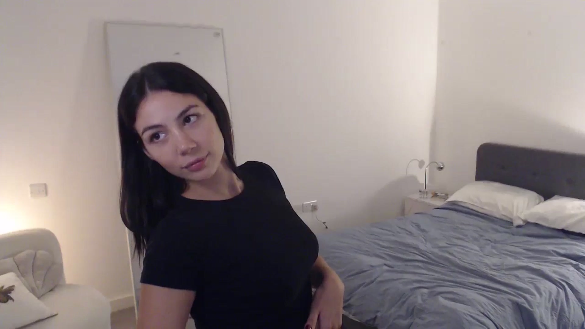 Gallery image thumbnail from anacardi's myfreecams stream on, 09/18/2024, 23:32 image 14 of 20