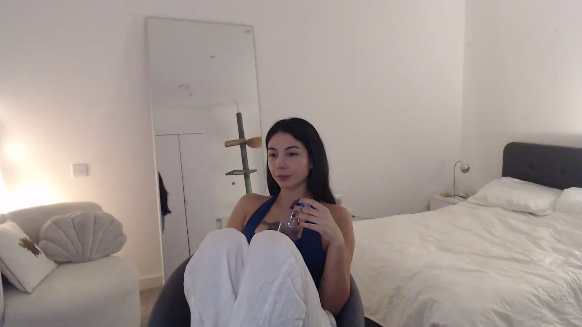 Gallery image thumbnail from anacardi's myfreecams stream on, 09/23/2024, 22:35 image 5 of 20