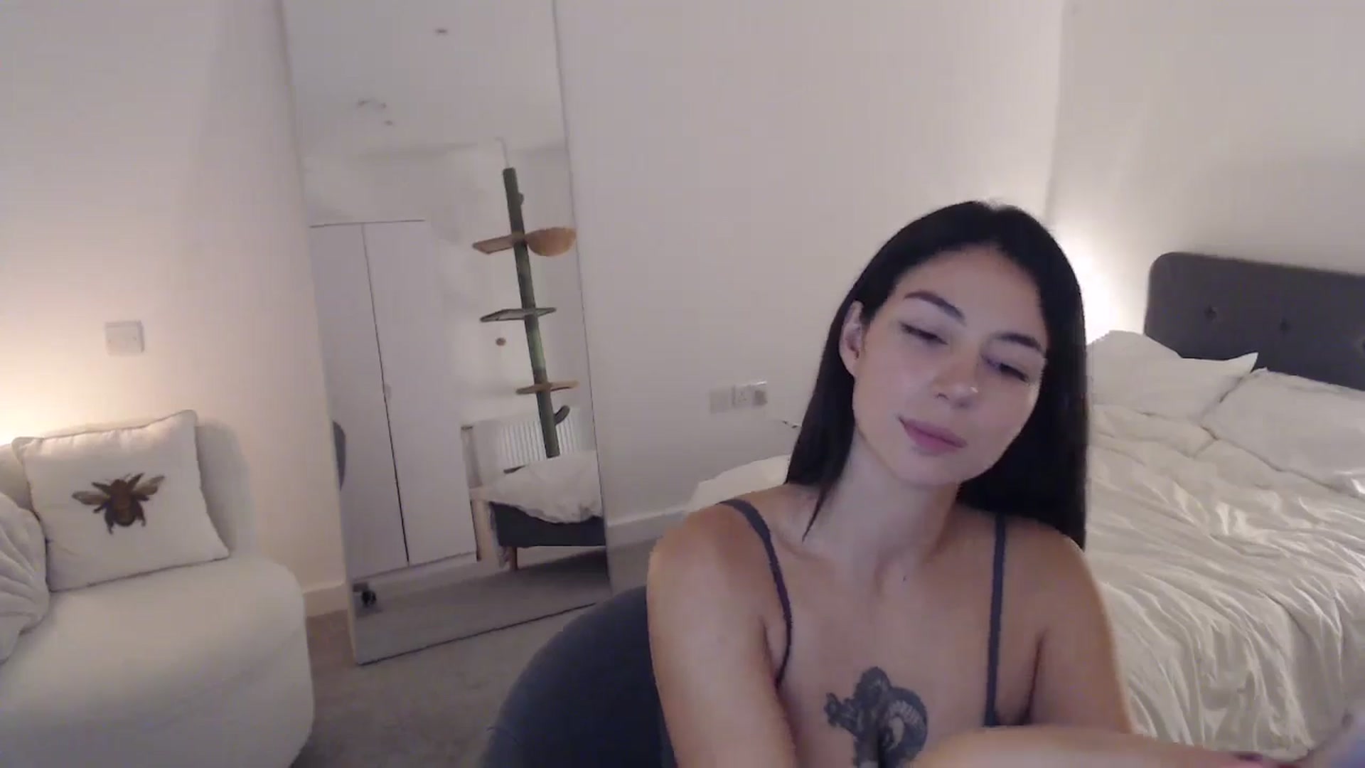 Gallery image thumbnail from anacardi's myfreecams stream on, 09/25/2024, 24:34 image 15 of 20