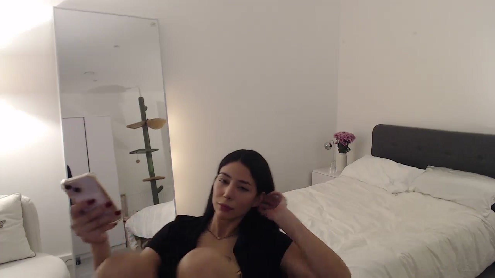 Gallery image thumbnail from anacardi's myfreecams stream on, 09/26/2024, 23:53 image 16 of 20