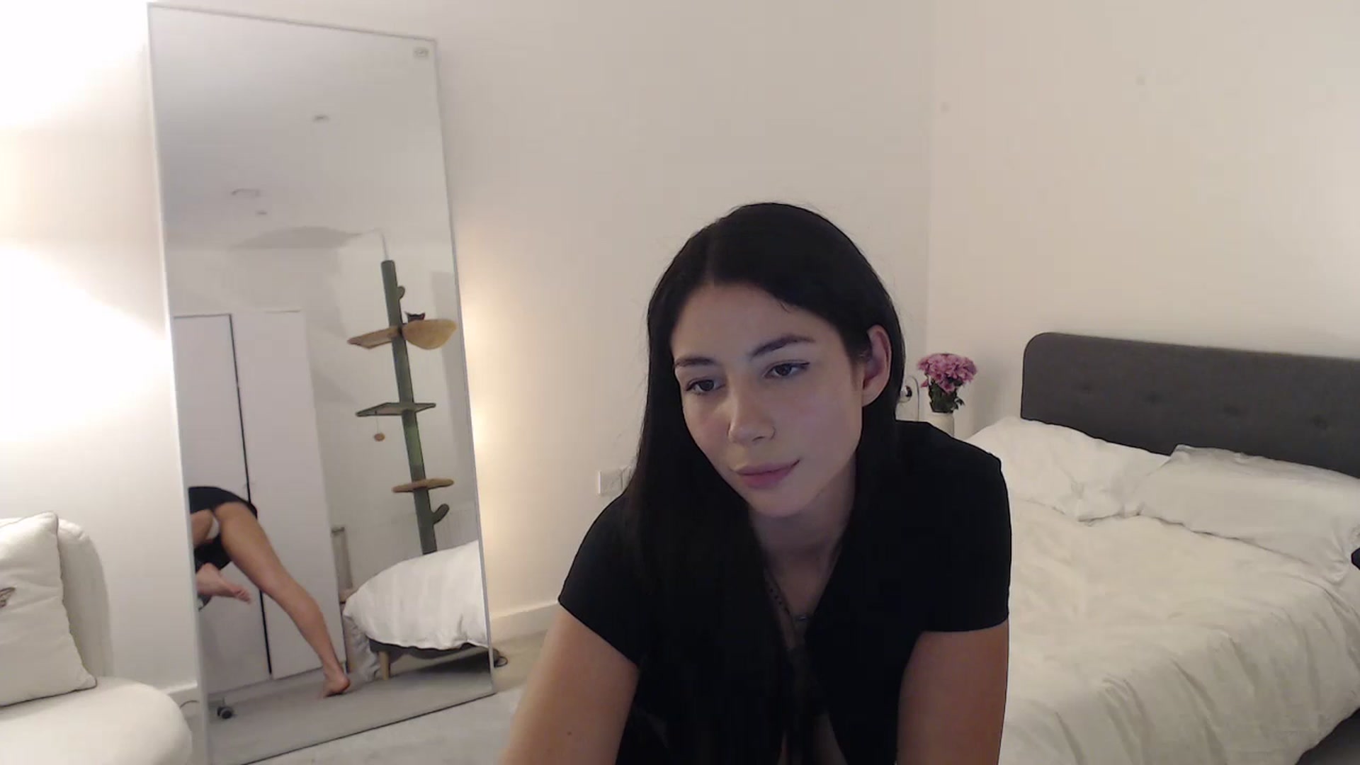 Gallery image thumbnail from anacardi's myfreecams stream on, 09/26/2024, 23:53 image 14 of 20