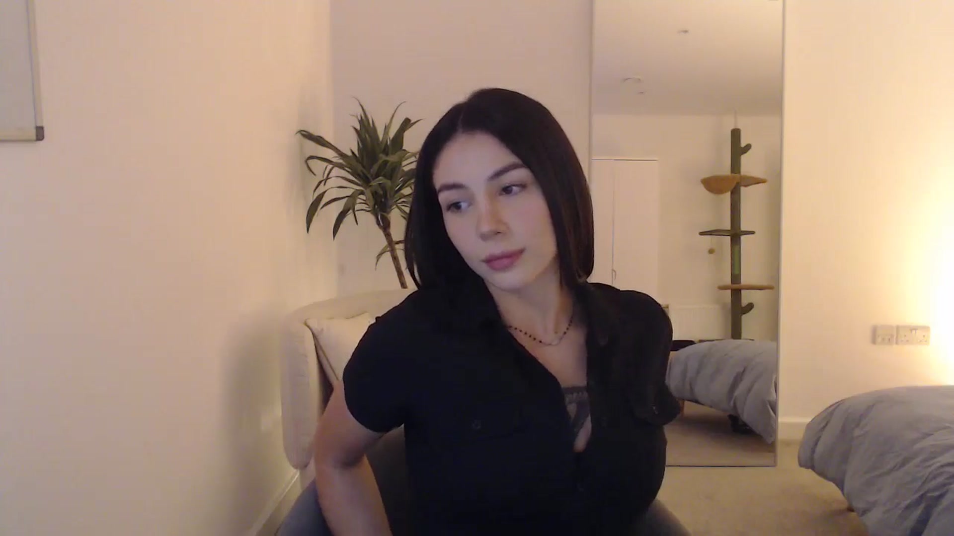 Gallery image thumbnail from anacardi's myfreecams stream on, 10/12/2024, 18:06 image 14 of 20