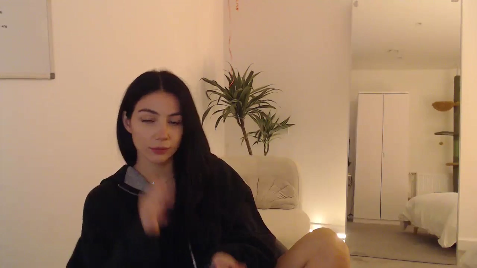 Gallery image thumbnail from anacardi's myfreecams stream on, 10/13/2024, 01:00 image 10 of 20