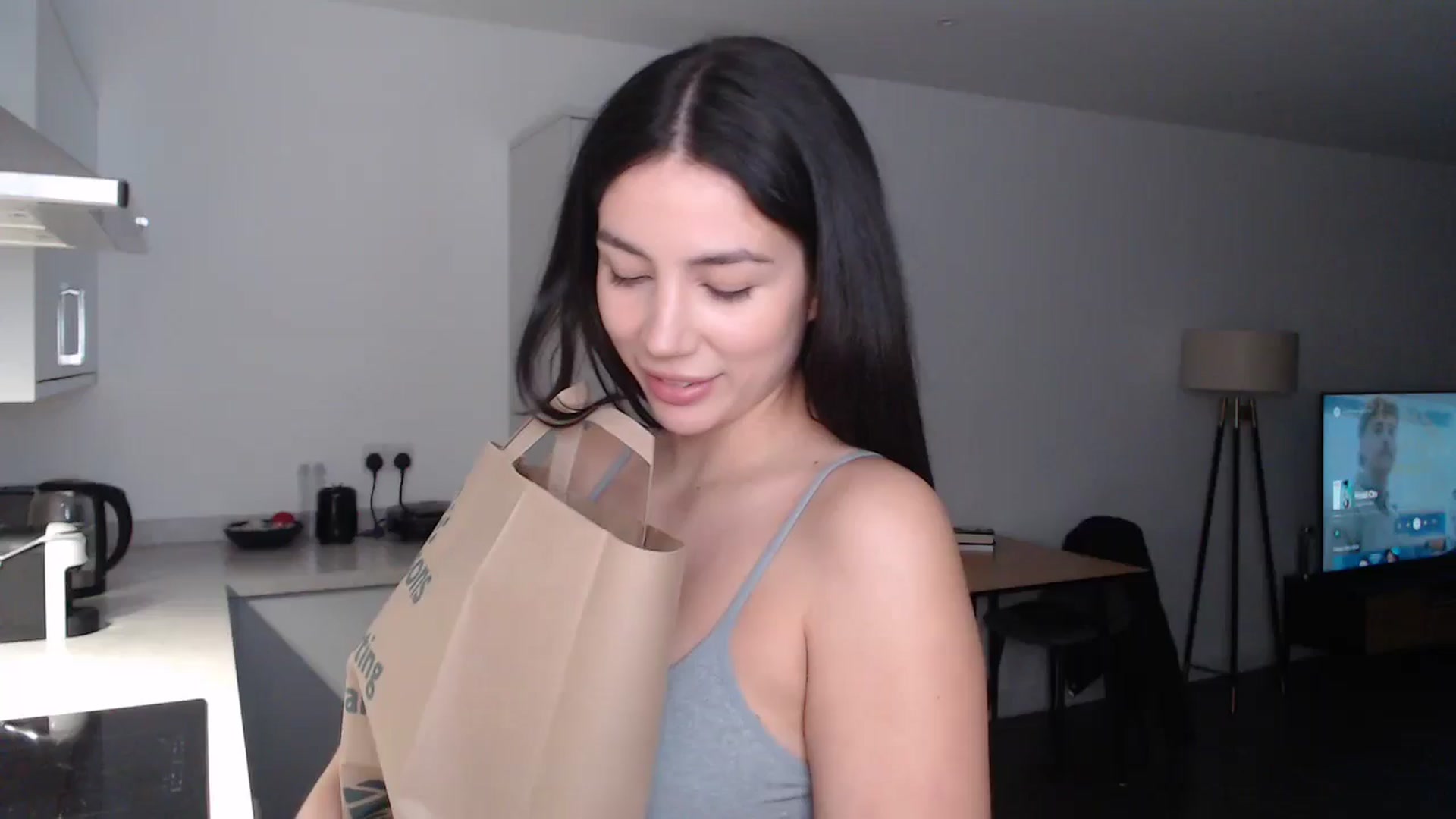 Gallery image thumbnail from anacardi's myfreecams stream on, 10/15/2024, 21:01 image 1 of 20