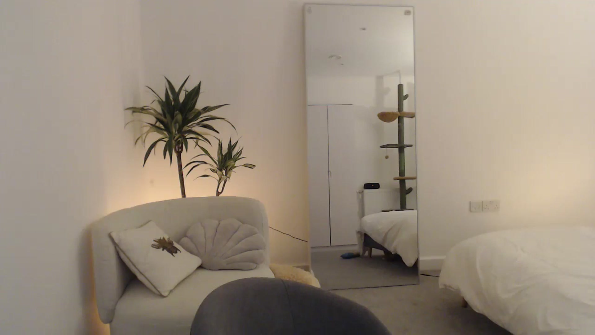 Gallery image thumbnail from anacardi's myfreecams stream on, 10/19/2024, 24:20 image 16 of 20