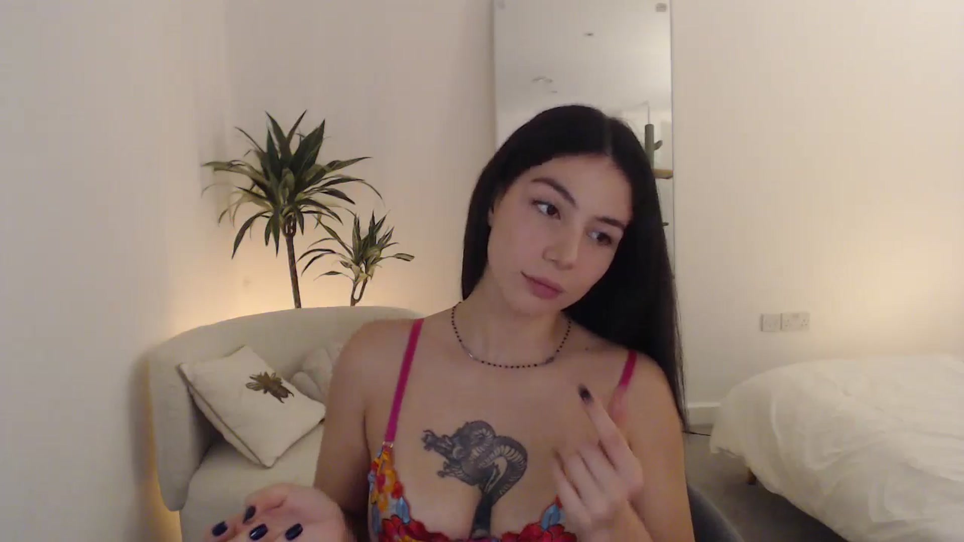 Gallery image thumbnail from anacardi's myfreecams stream on, 10/19/2024, 24:20 image 13 of 20