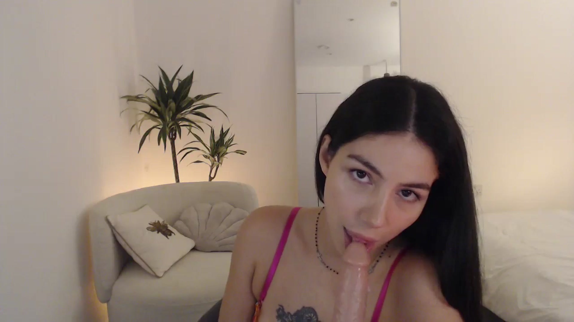 Gallery image thumbnail from anacardi's myfreecams stream on, 10/19/2024, 24:20 image 14 of 20