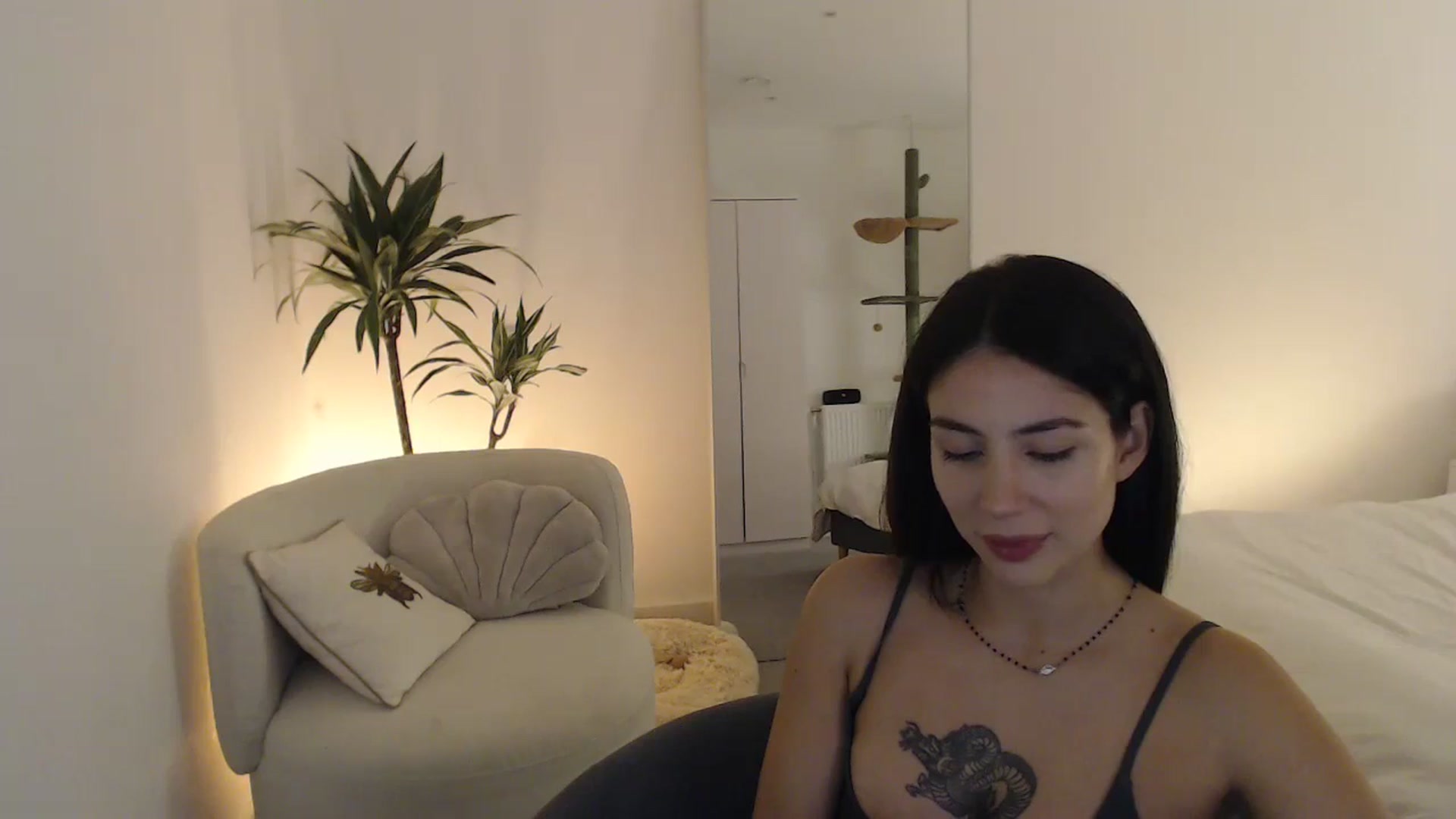 Gallery image thumbnail from anacardi's myfreecams stream on, 10/21/2024, 22:32 image 4 of 20