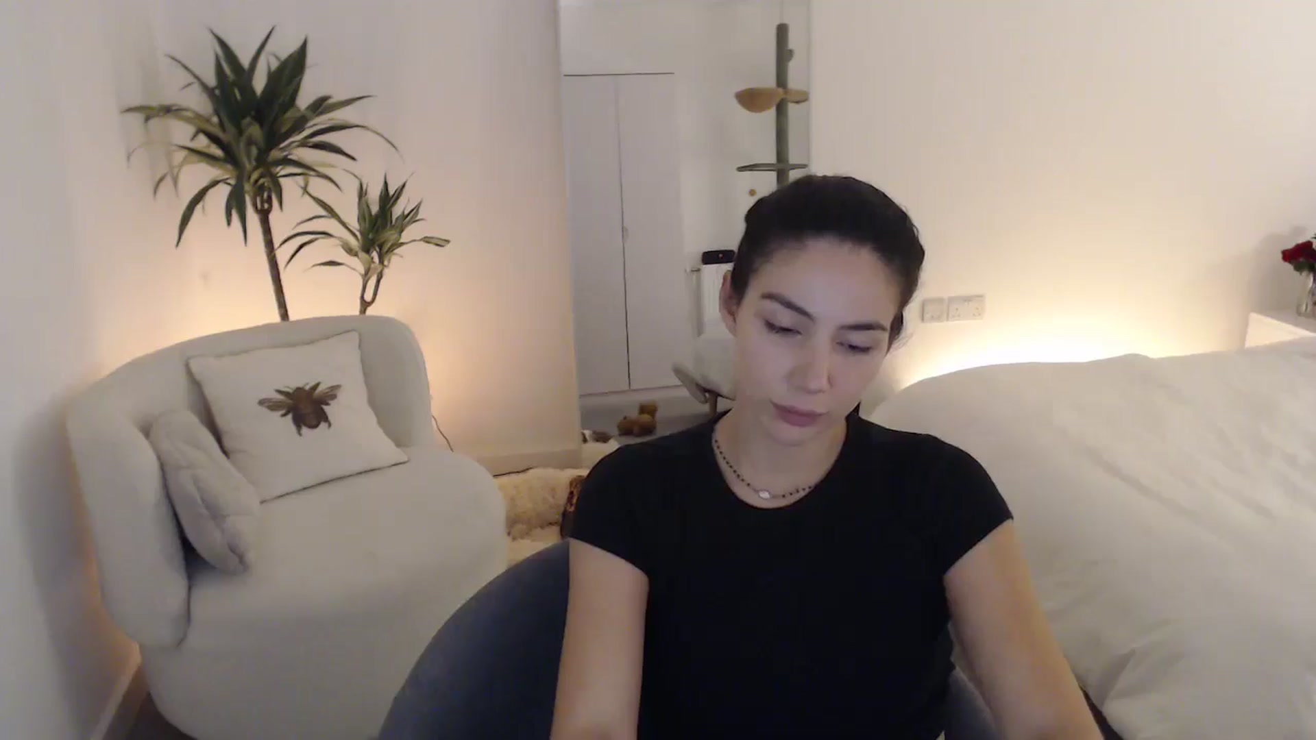 Gallery image thumbnail from anacardi's myfreecams stream on, 10/23/2024, 24:08 image 14 of 20