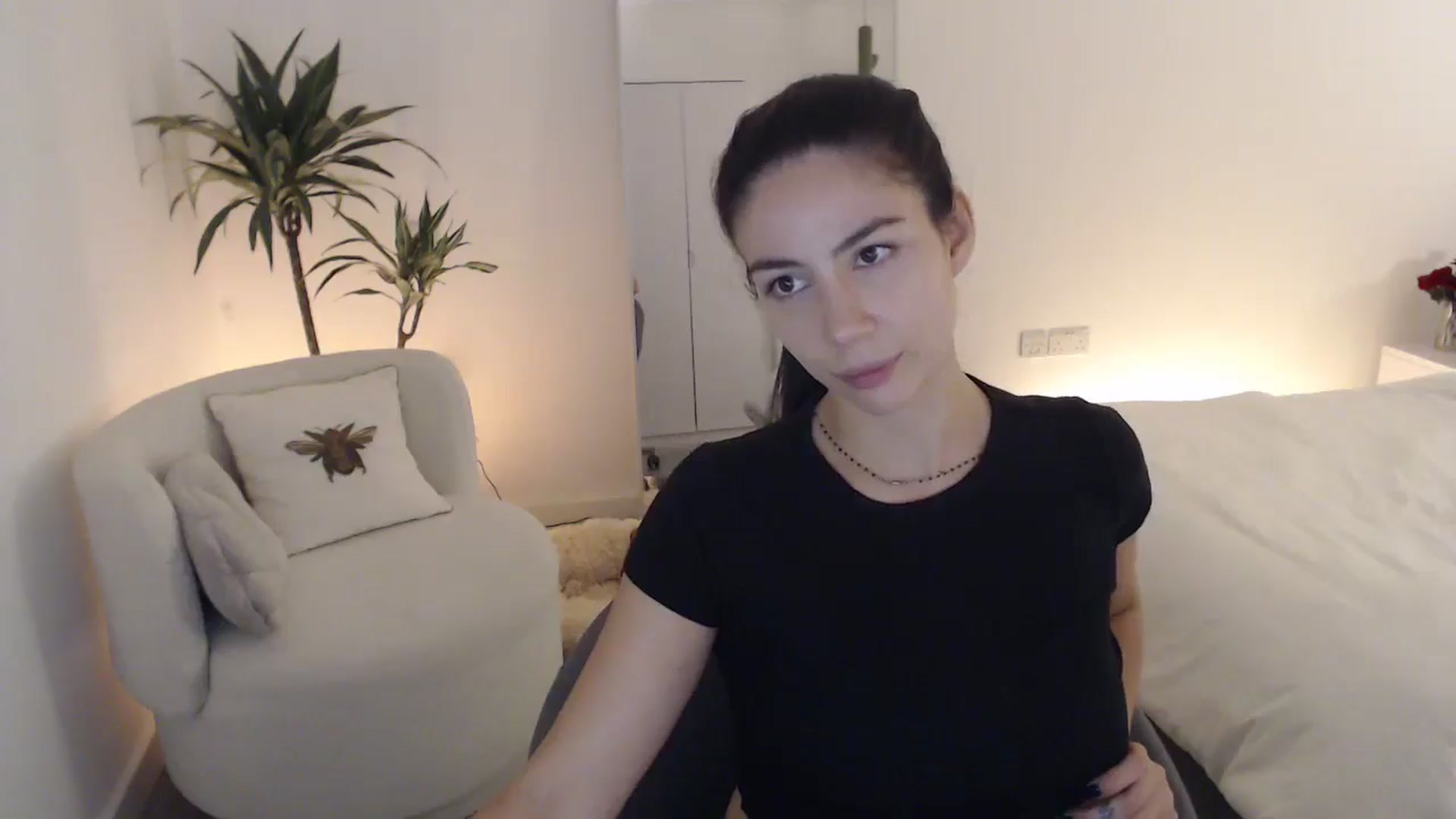 Gallery image thumbnail from anacardi's myfreecams stream on, 10/23/2024, 24:08 image 10 of 20