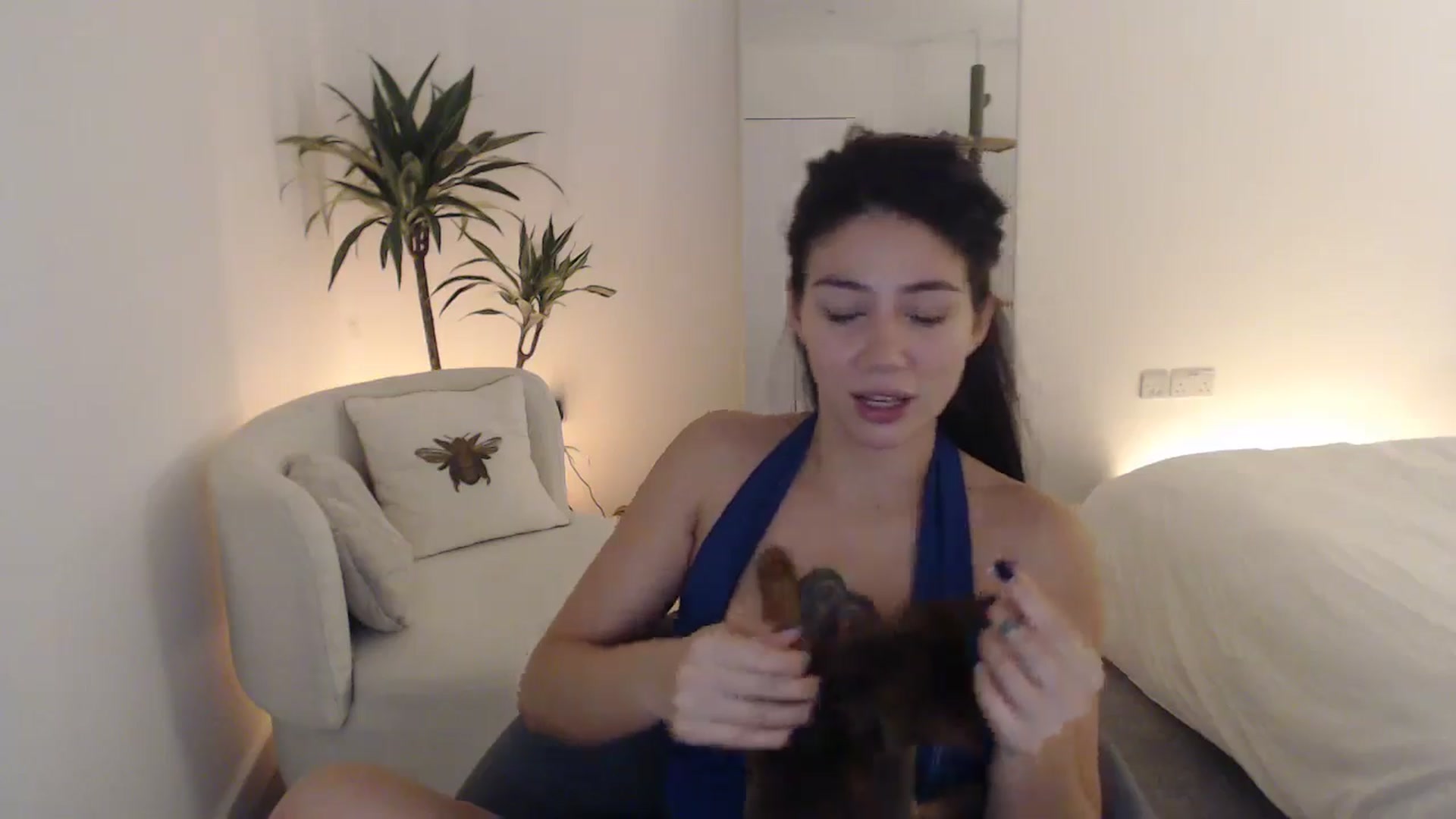 Gallery image thumbnail from anacardi's myfreecams stream on, 10/24/2024, 22:32 image 12 of 20