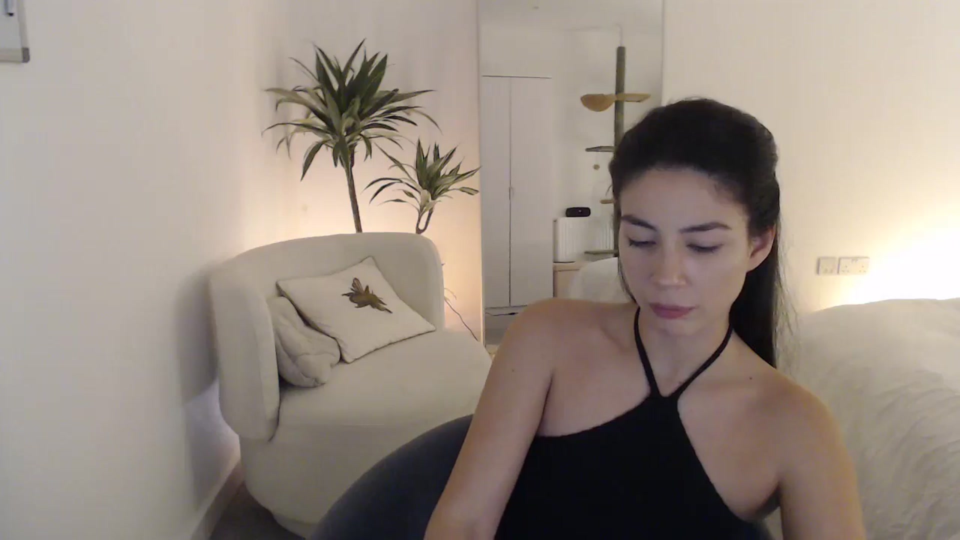 Gallery image thumbnail from anacardi's myfreecams stream on, 11/07/2024, 24:21 image 8 of 20
