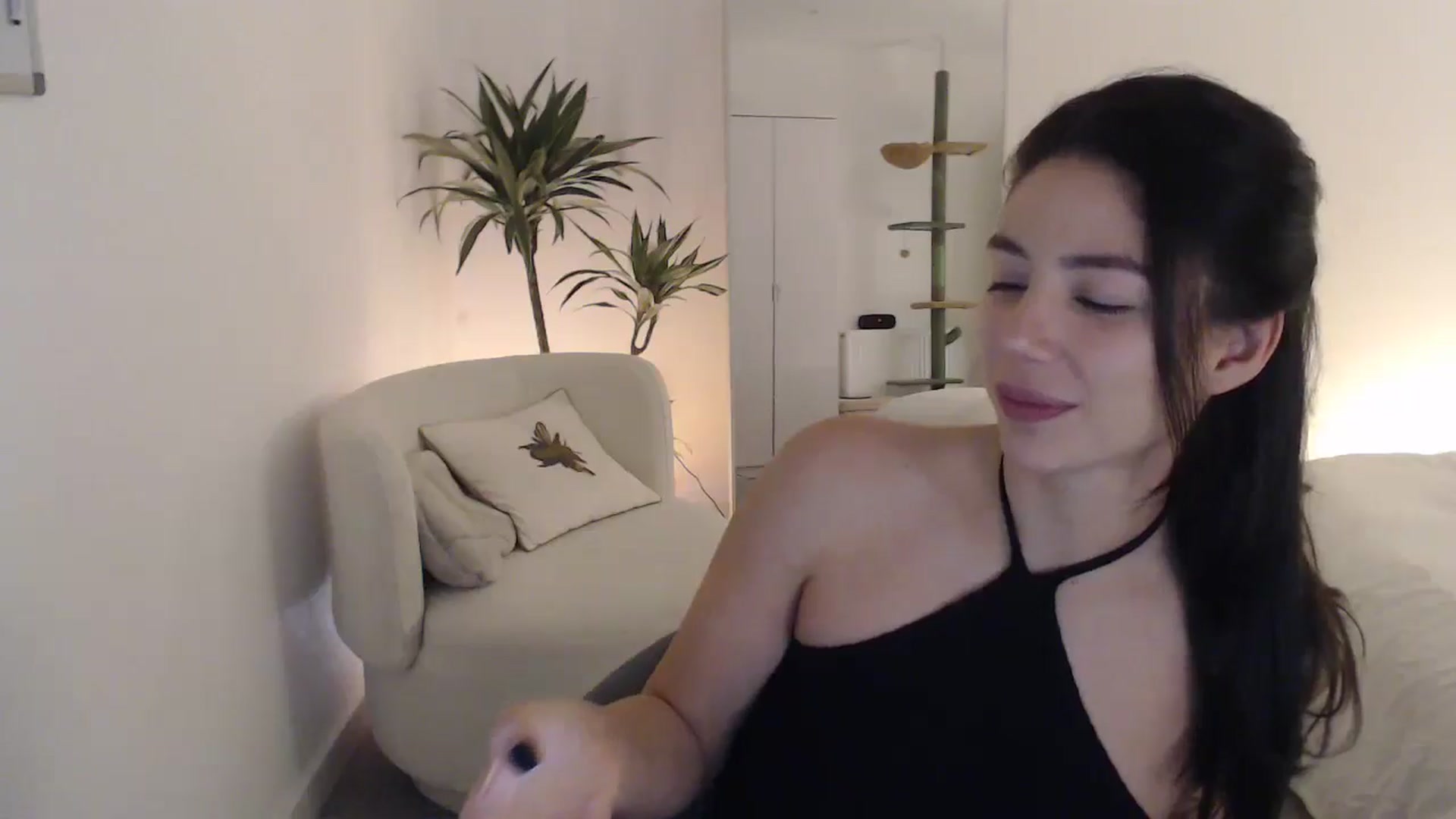 Gallery image thumbnail from anacardi's myfreecams stream on, 11/07/2024, 24:21 image 10 of 20