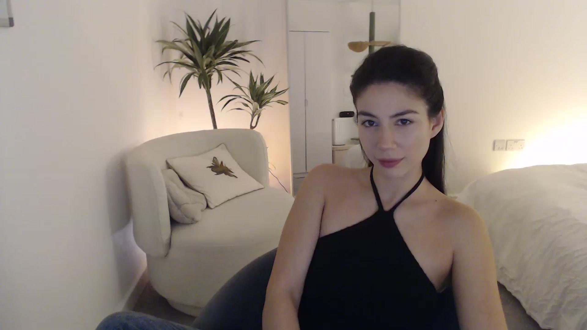 Gallery image thumbnail from anacardi's myfreecams stream on, 11/07/2024, 24:21 image 1 of 20