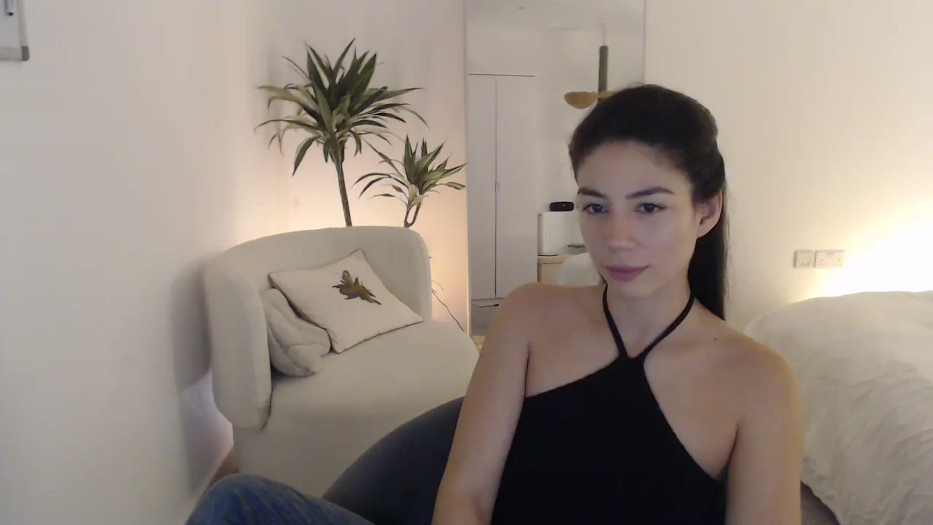 Gallery image thumbnail from anacardi's myfreecams stream on, 11/07/2024, 24:21 image 6 of 20