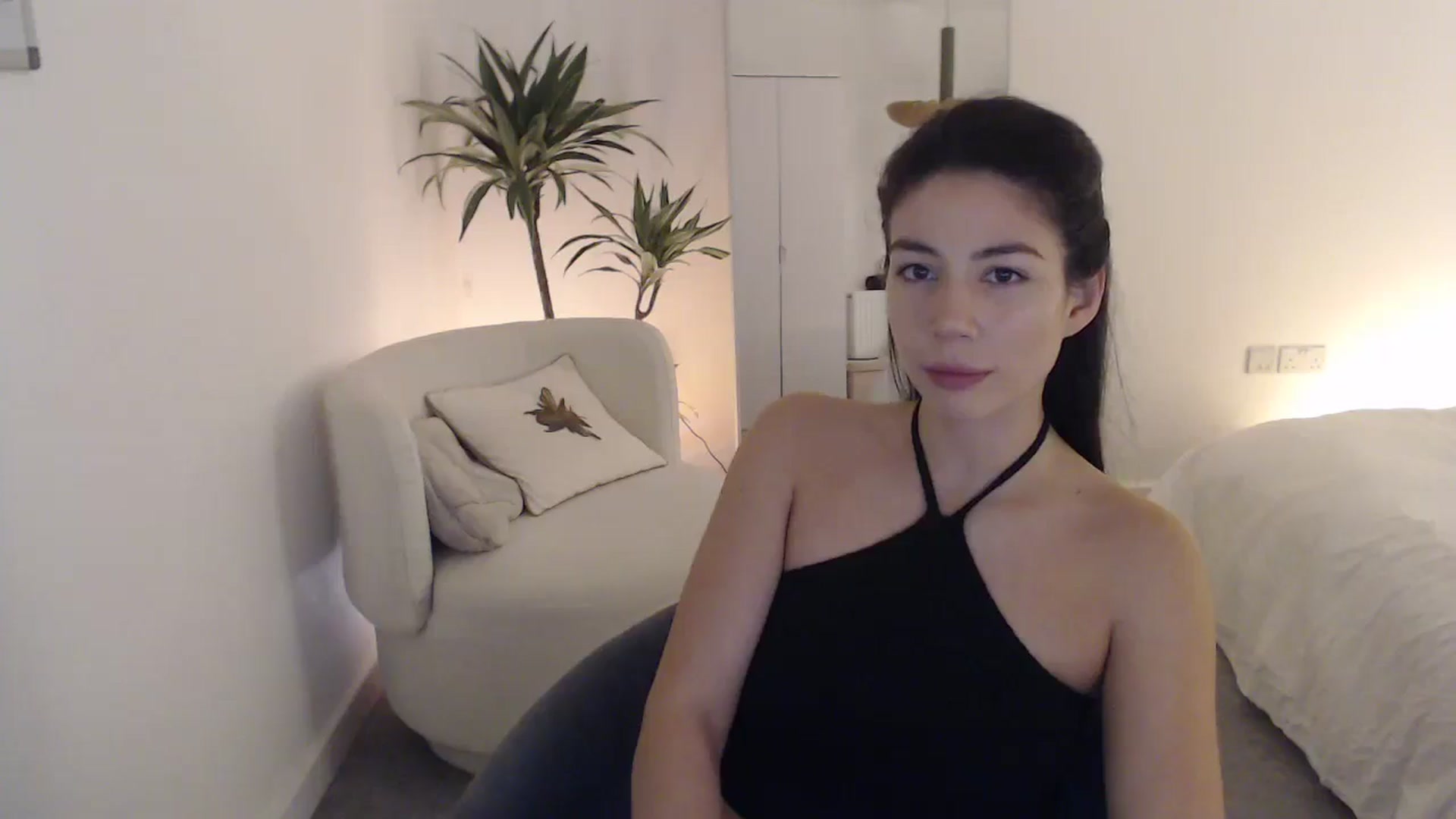 Gallery image thumbnail from anacardi's myfreecams stream on, 11/07/2024, 24:21 image 4 of 20