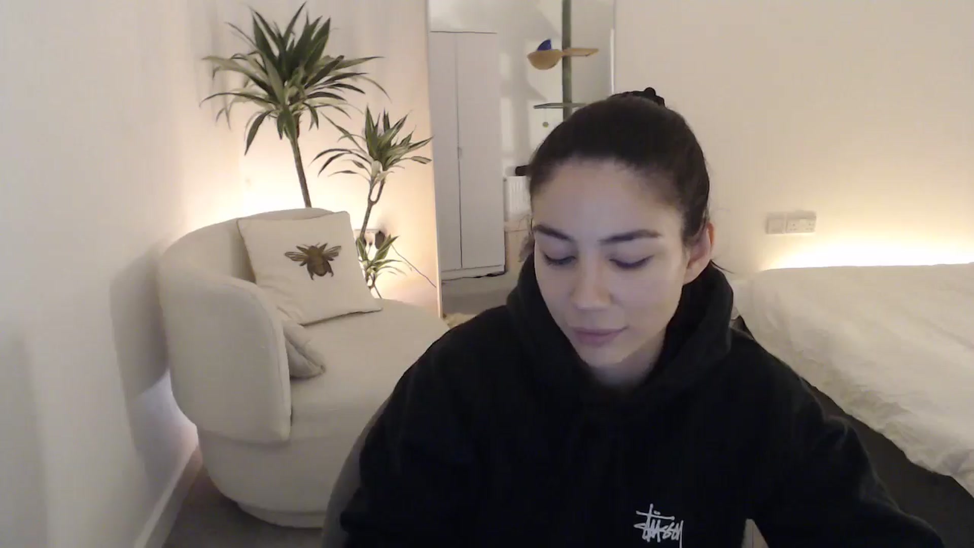 Gallery image thumbnail from anacardi's myfreecams stream on, 11/08/2024, 23:51 image 10 of 20