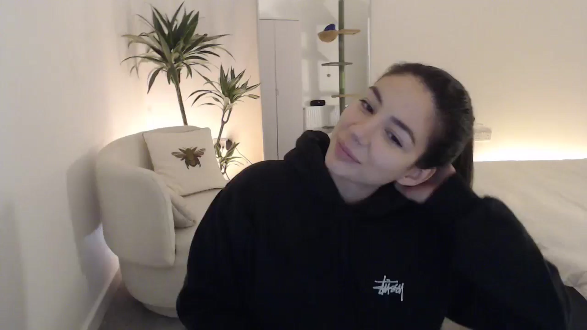 Gallery image thumbnail from anacardi's myfreecams stream on, 11/08/2024, 23:51 image 16 of 20