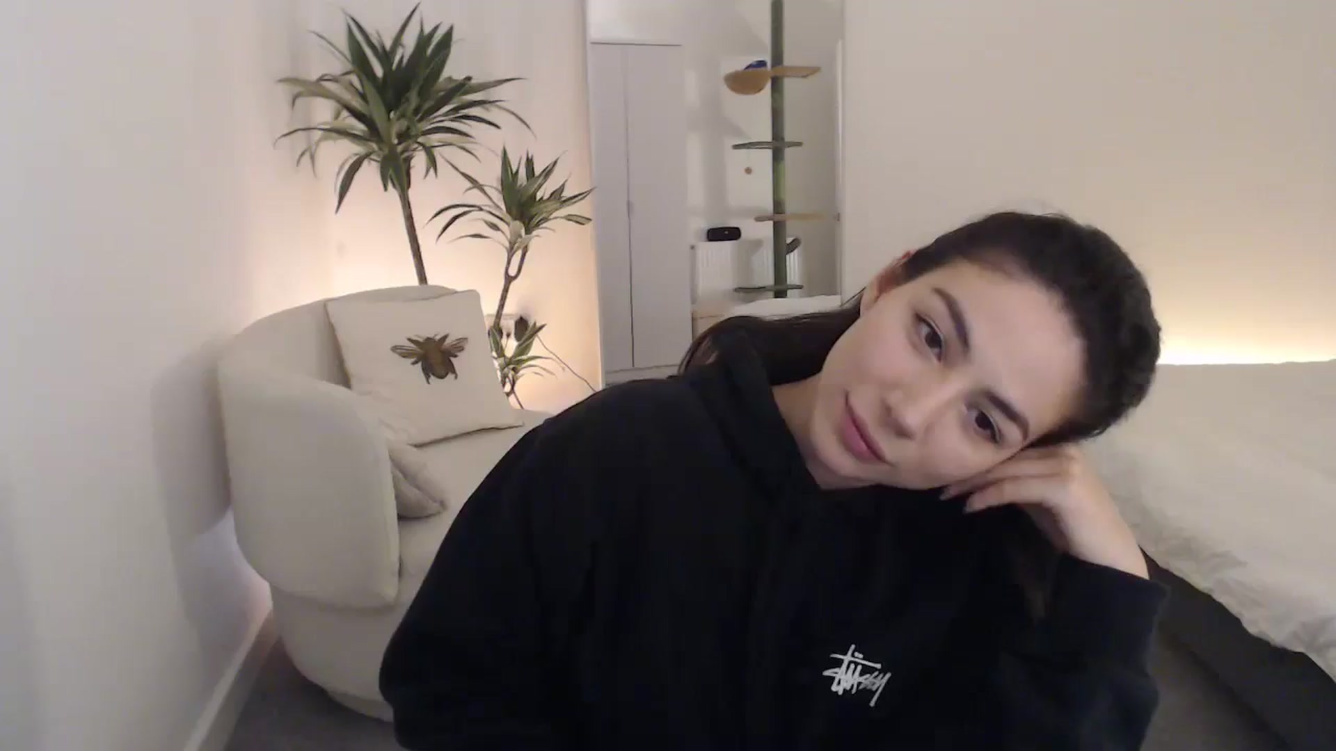 Gallery image thumbnail from anacardi's myfreecams stream on, 11/08/2024, 23:51 image 2 of 20