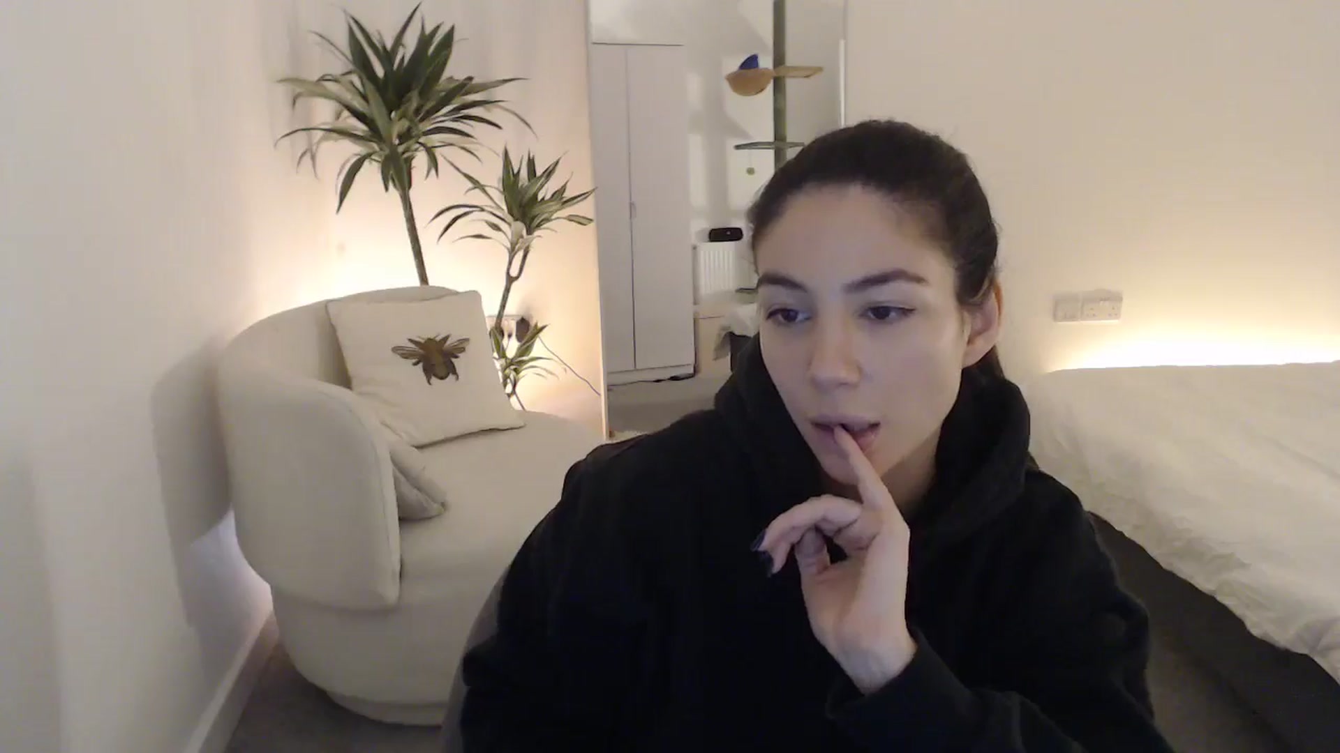 Gallery image thumbnail from anacardi's myfreecams stream on, 11/08/2024, 23:51 image 11 of 20