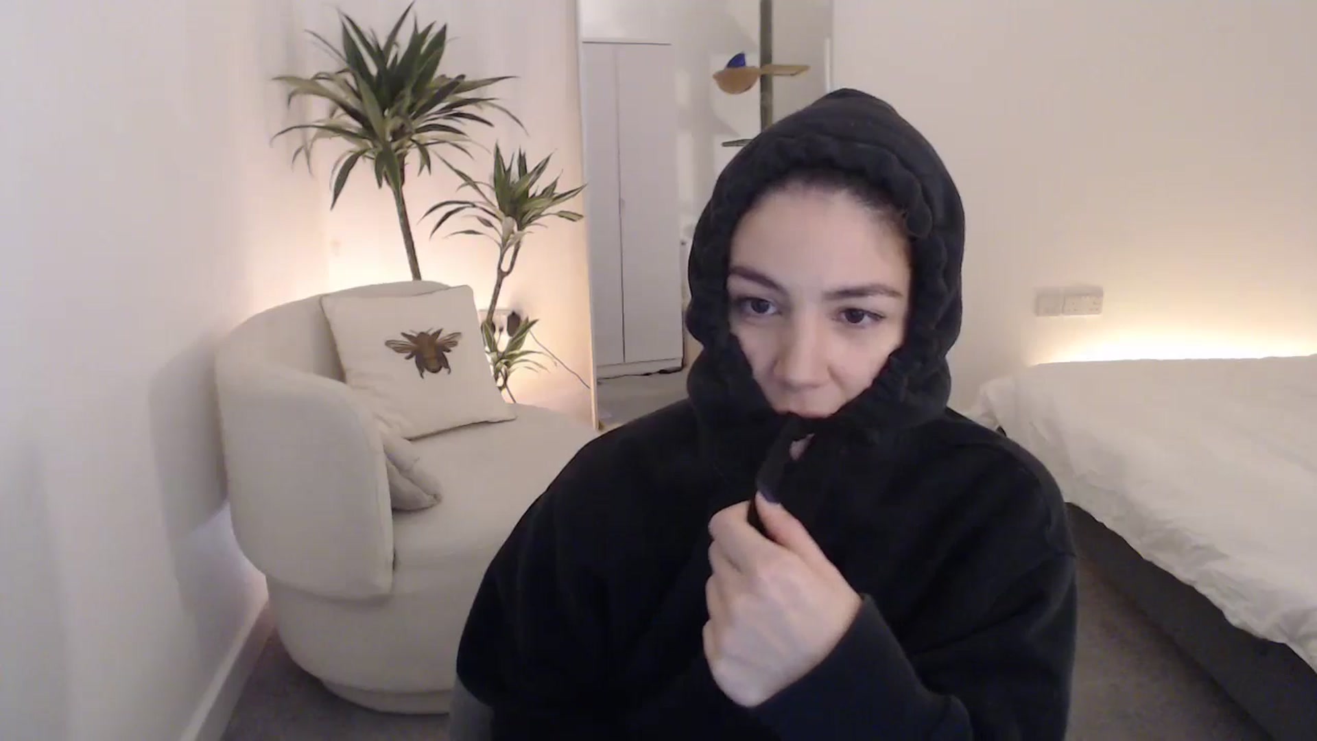 Gallery image thumbnail from anacardi's myfreecams stream on, 11/08/2024, 23:51 image 9 of 20