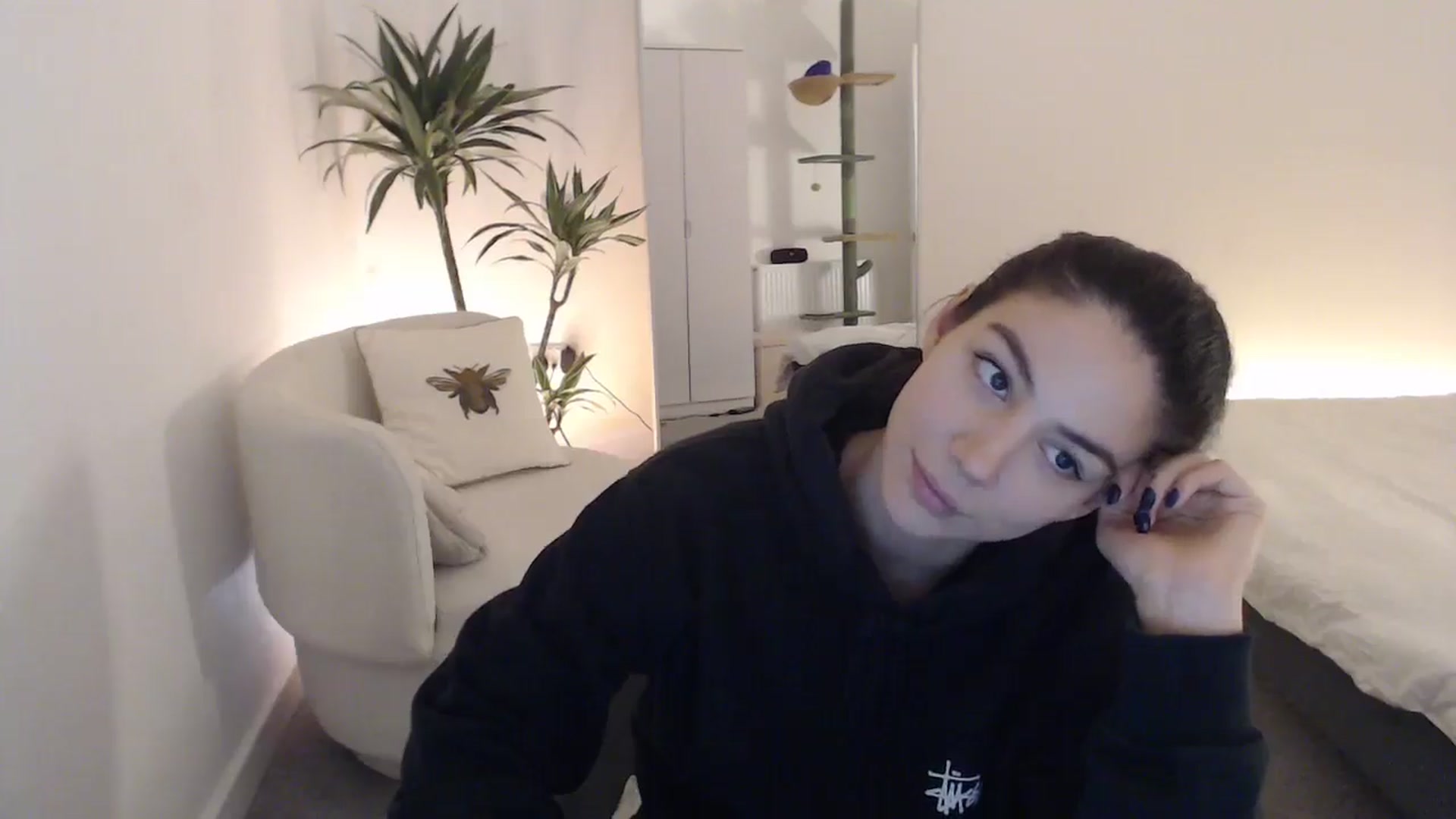 Gallery image thumbnail from anacardi's myfreecams stream on, 11/08/2024, 23:51 image 19 of 20