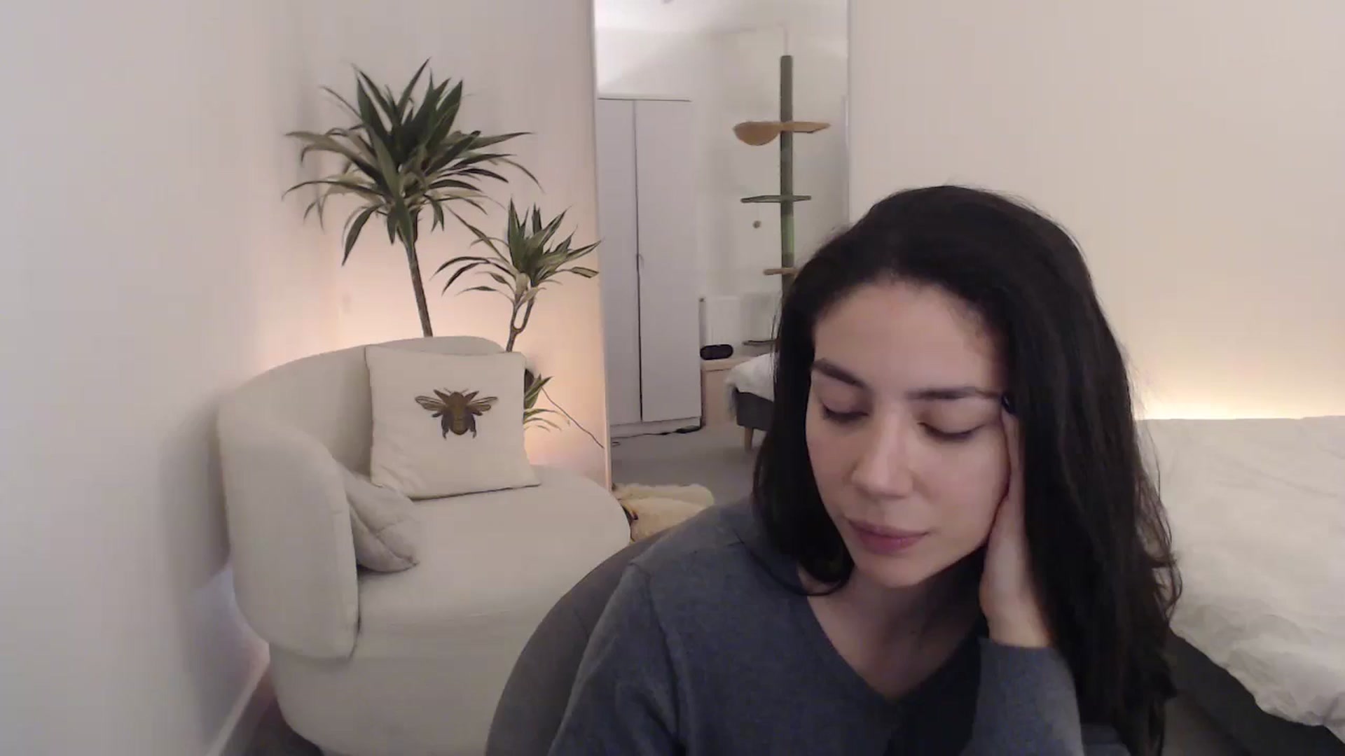 Gallery image thumbnail from anacardi's myfreecams stream on, 11/09/2024, 04:43 image 1 of 20