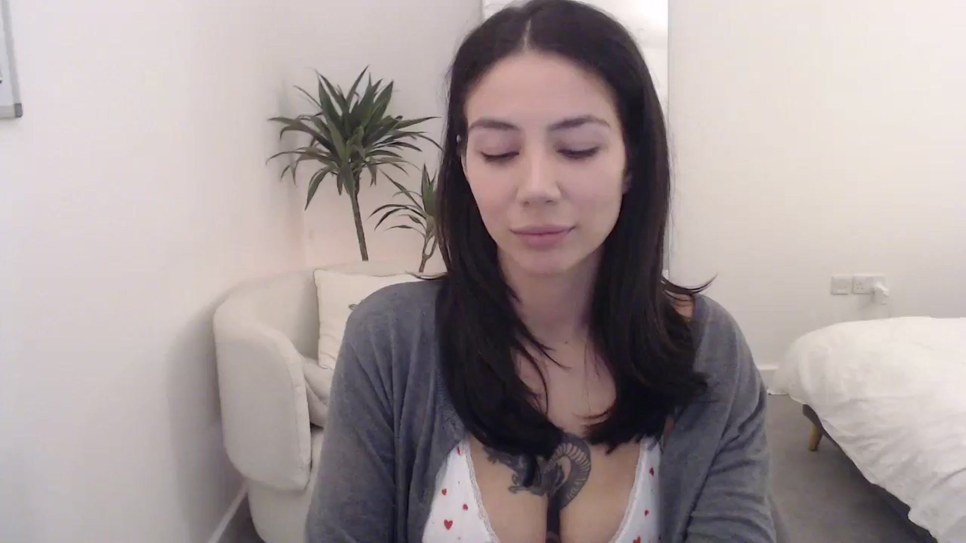 Gallery image thumbnail from anacardi's myfreecams stream on, 11/10/2024, 22:35 image 14 of 20