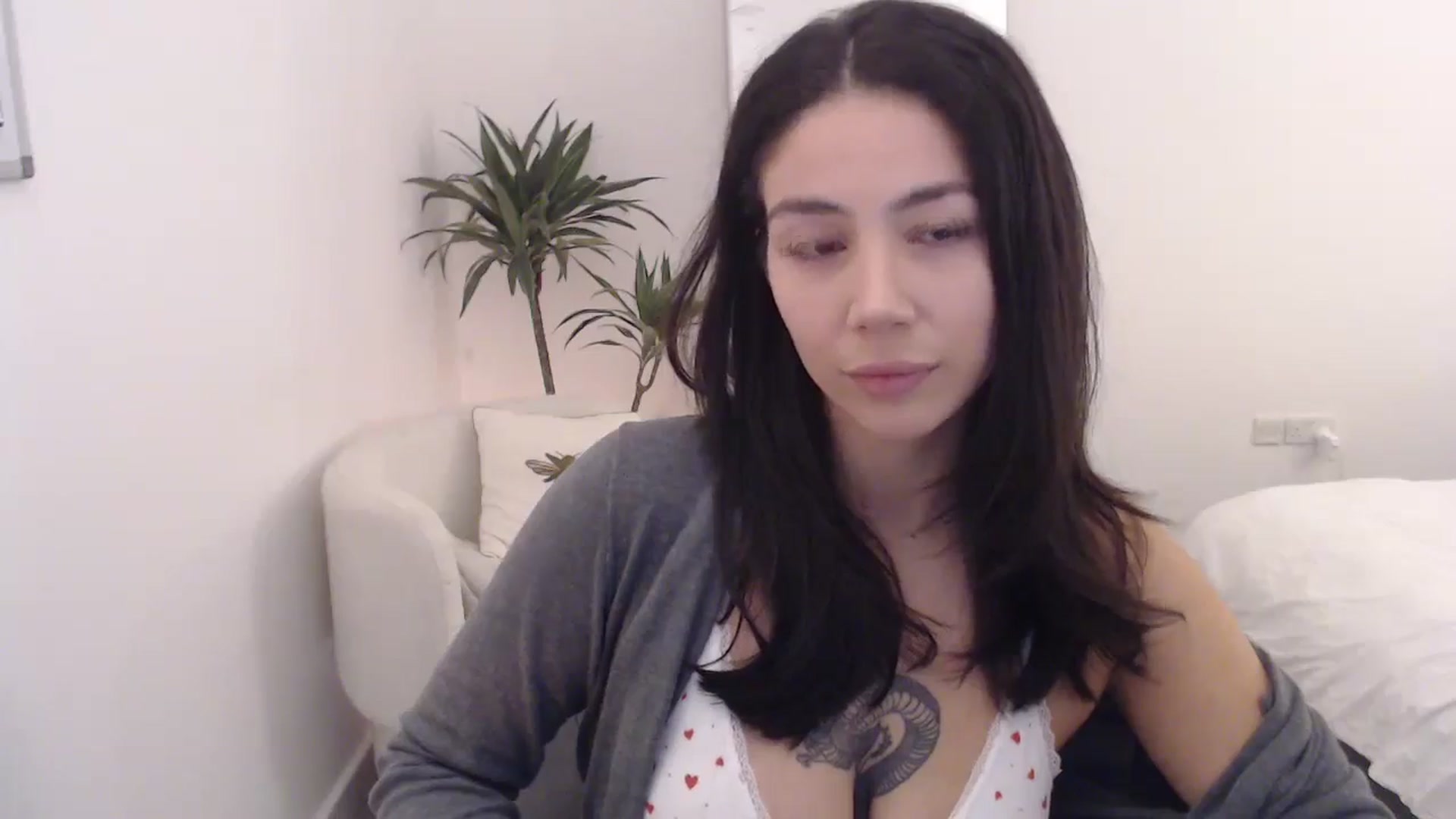 Gallery image thumbnail from anacardi's myfreecams stream on, 11/10/2024, 22:35 image 7 of 20