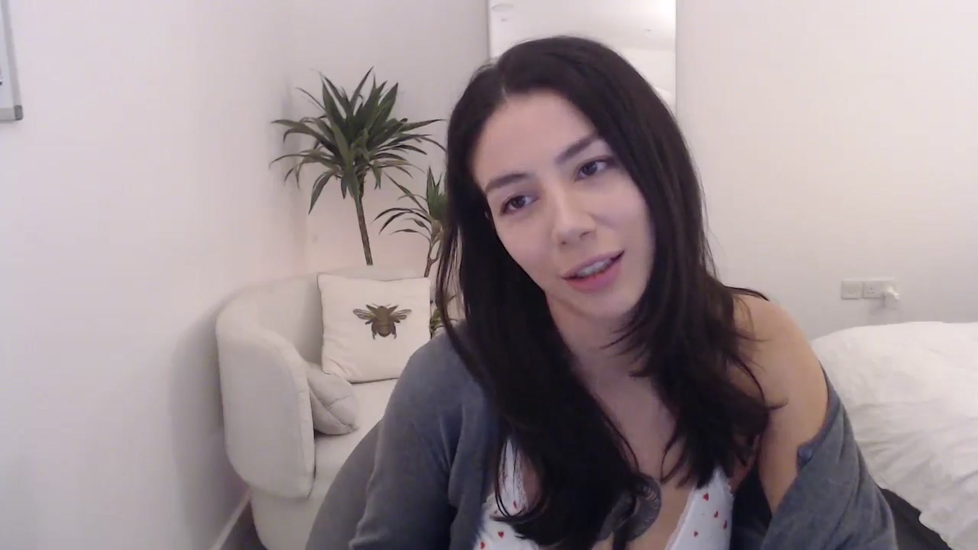 Gallery image thumbnail from anacardi's myfreecams stream on, 11/10/2024, 22:35 image 6 of 20