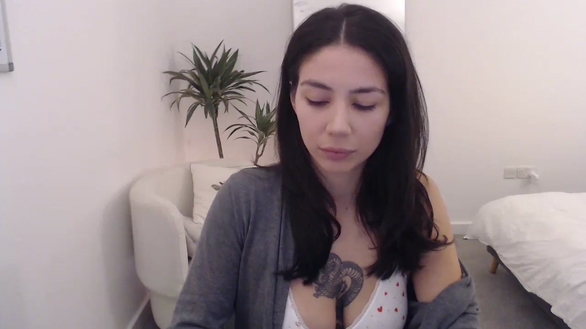 Gallery image thumbnail from anacardi's myfreecams stream on, 11/10/2024, 22:35 image 10 of 20