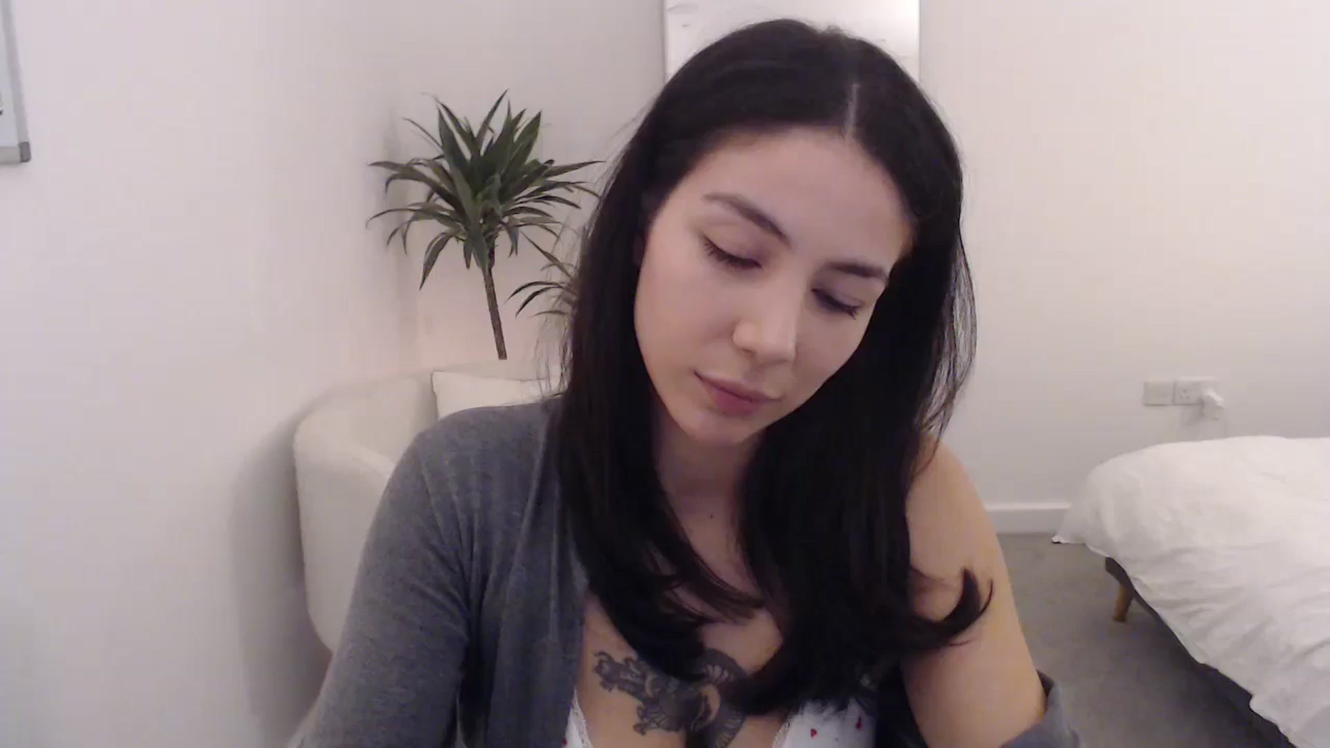 Gallery image thumbnail from anacardi's myfreecams stream on, 11/10/2024, 22:35 image 11 of 20