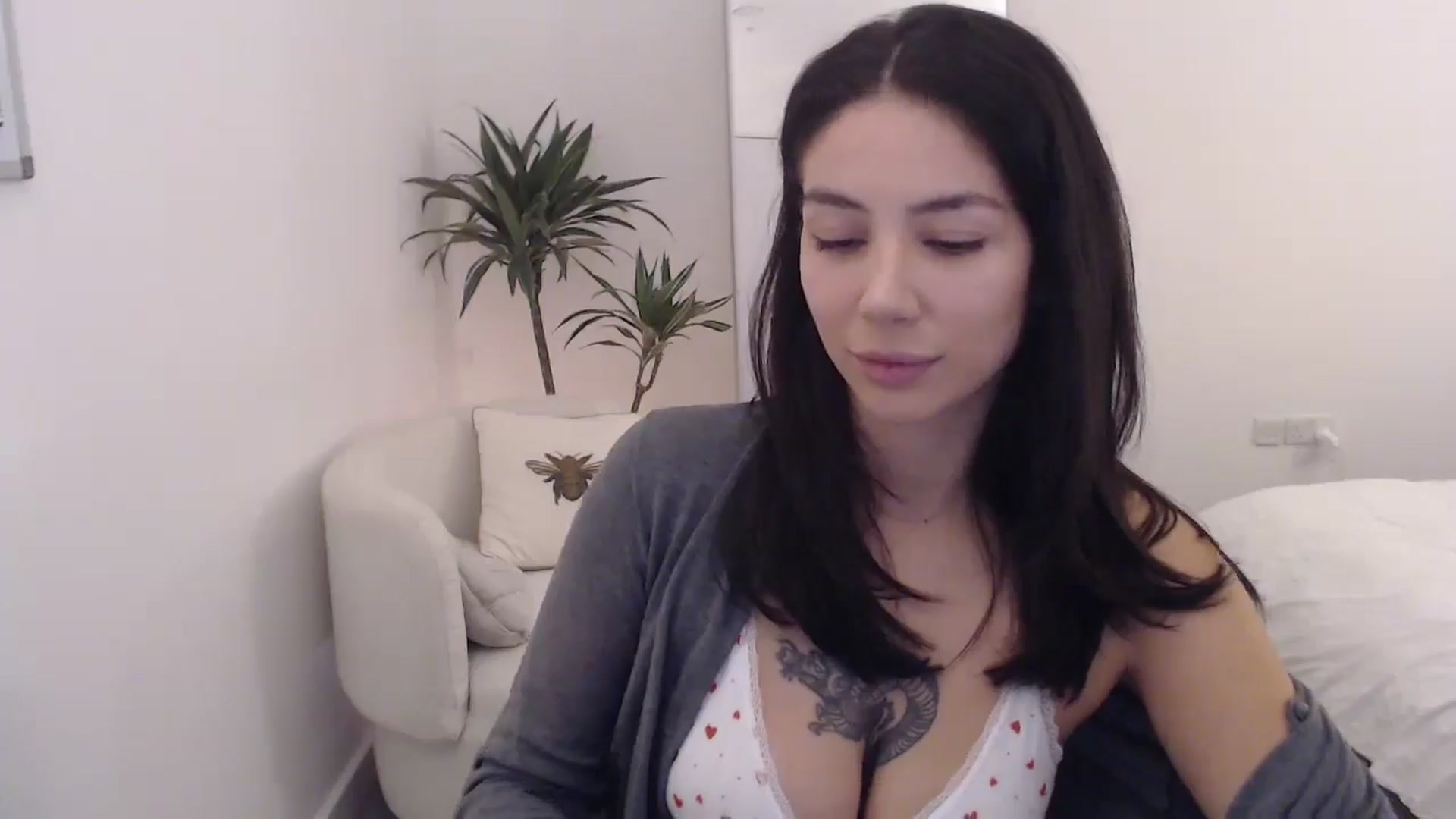 Gallery image thumbnail from anacardi's myfreecams stream on, 11/10/2024, 22:35 image 4 of 20