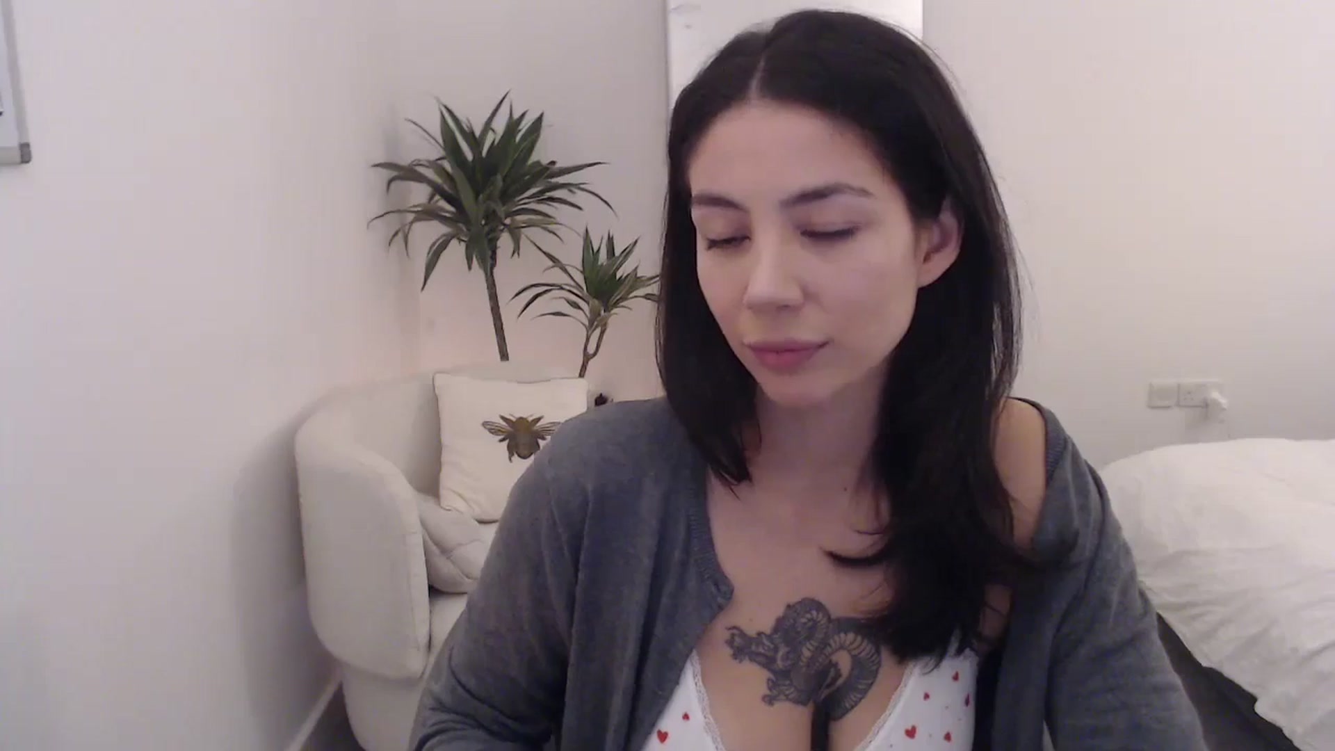 Gallery image thumbnail from anacardi's myfreecams stream on, 11/10/2024, 22:35 image 9 of 20