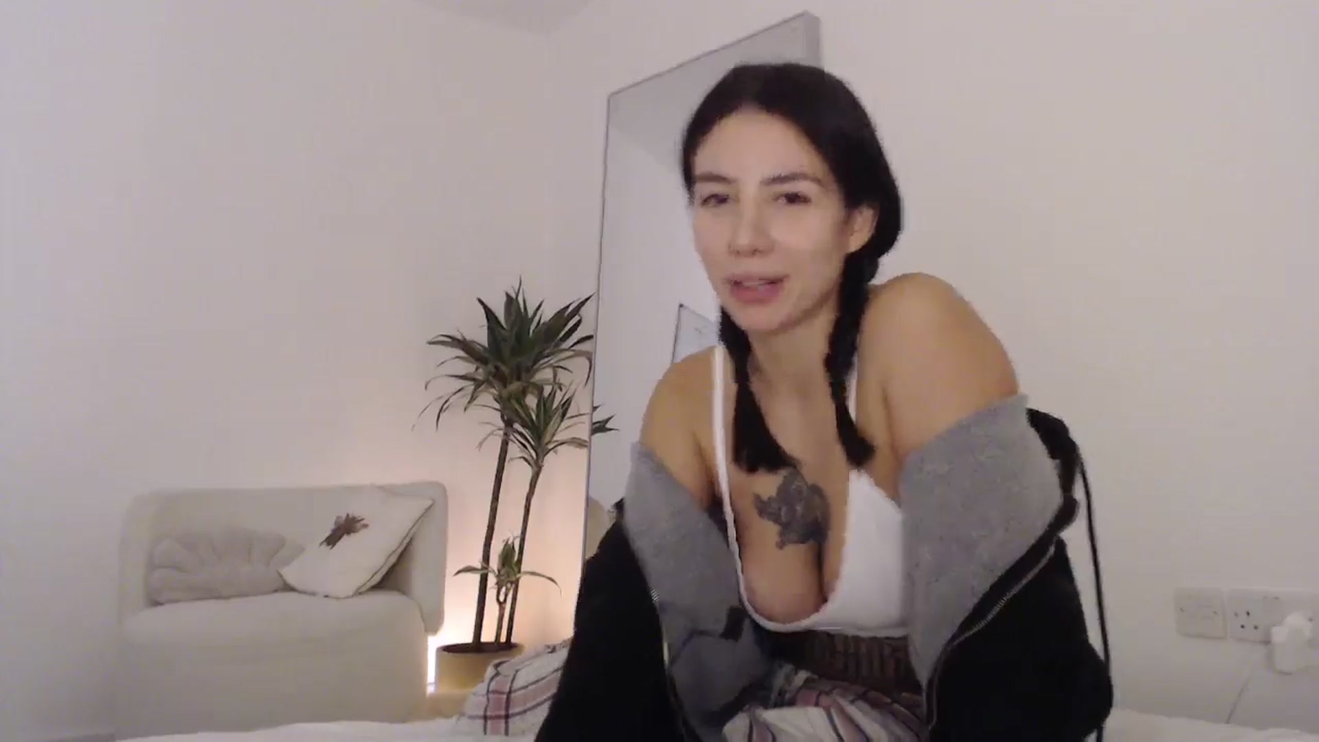 Gallery image thumbnail from anacardi's myfreecams stream on, 11/13/2024, 02:09 image 17 of 20