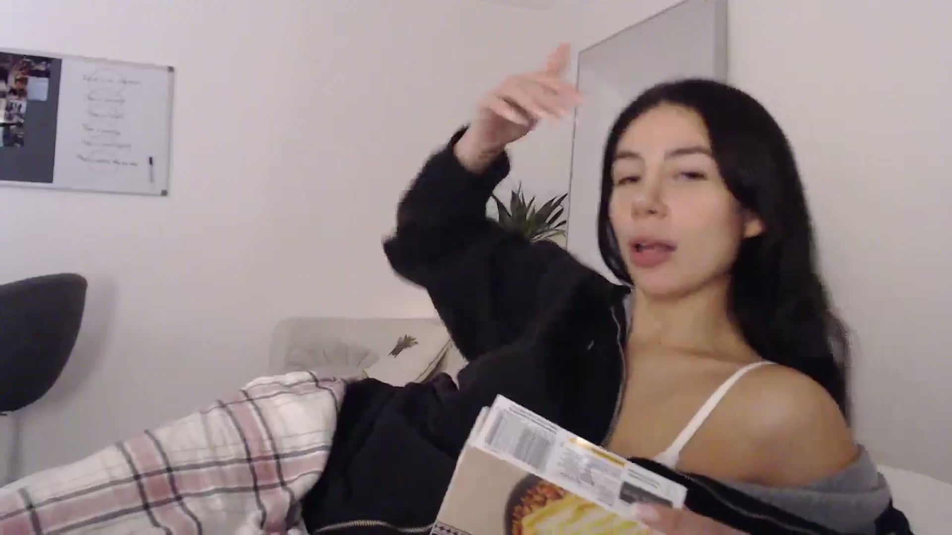 Gallery image thumbnail from anacardi's myfreecams stream on, 11/13/2024, 02:09 image 8 of 20