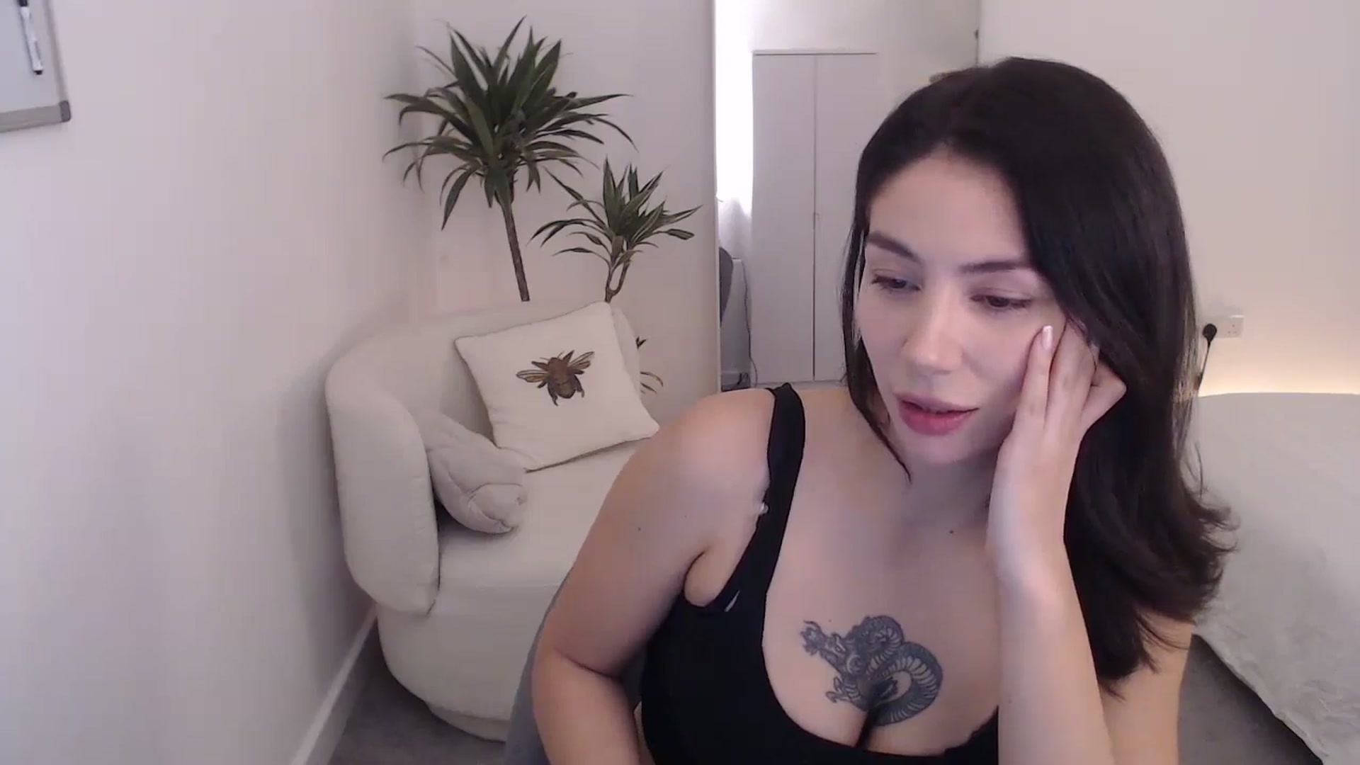 Gallery image thumbnail from anacardi's myfreecams stream on, 11/17/2024, 02:35 image 8 of 20