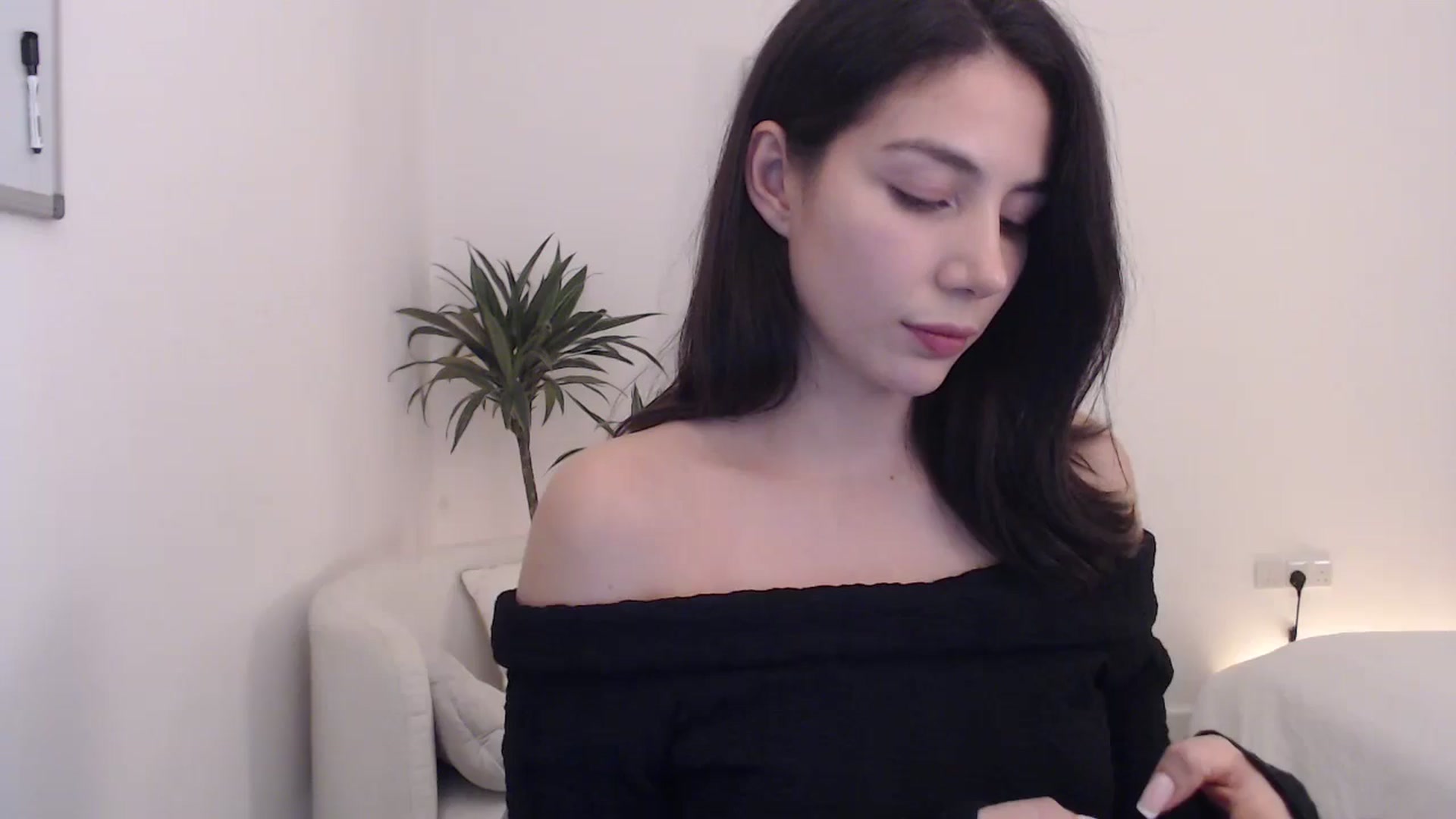 Gallery image thumbnail from anacardi's myfreecams stream on, 11/17/2024, 02:35 image 1 of 20