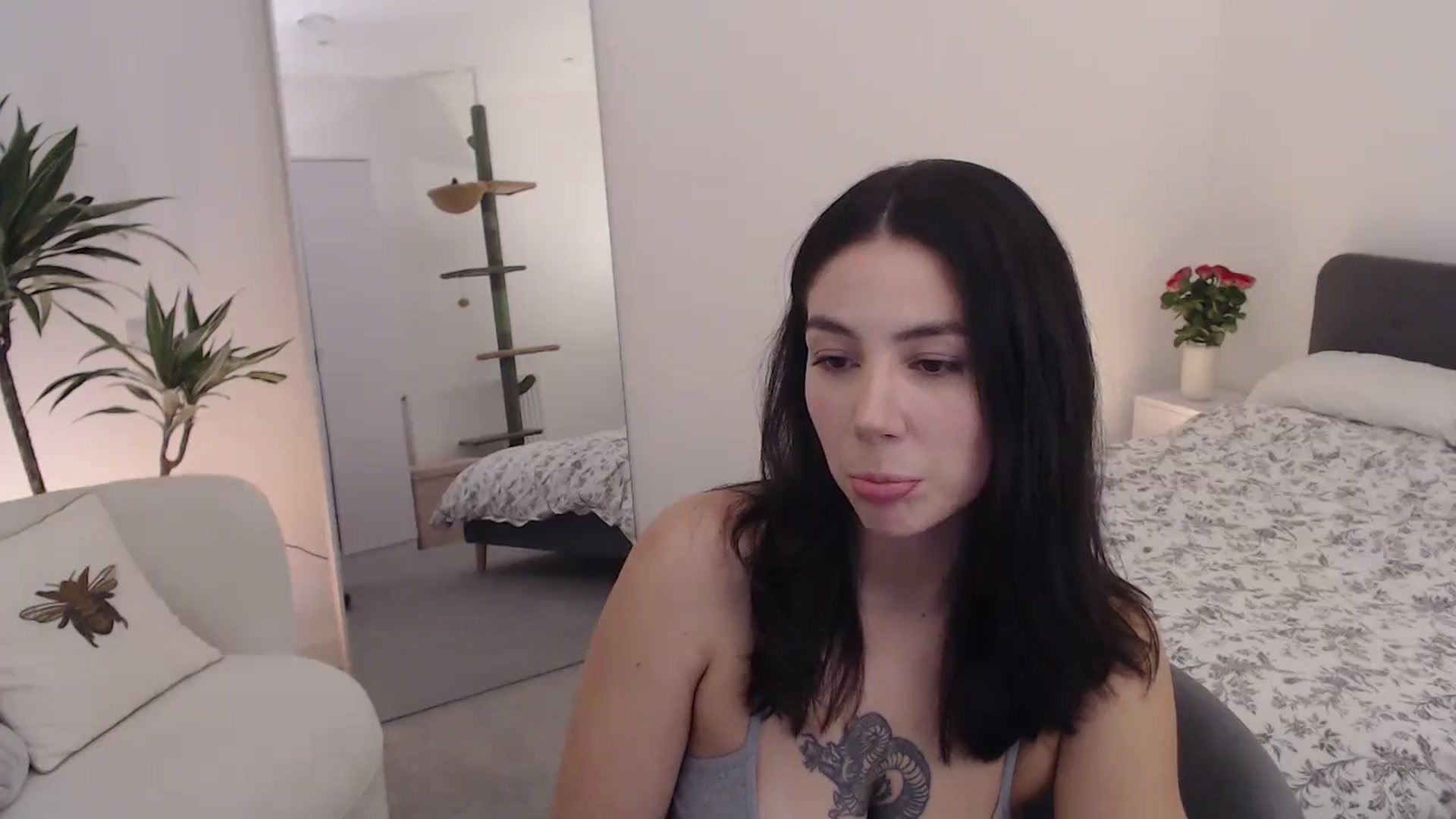 Gallery image thumbnail from anacardi's myfreecams stream on, 11/17/2024, 21:20 image 8 of 20