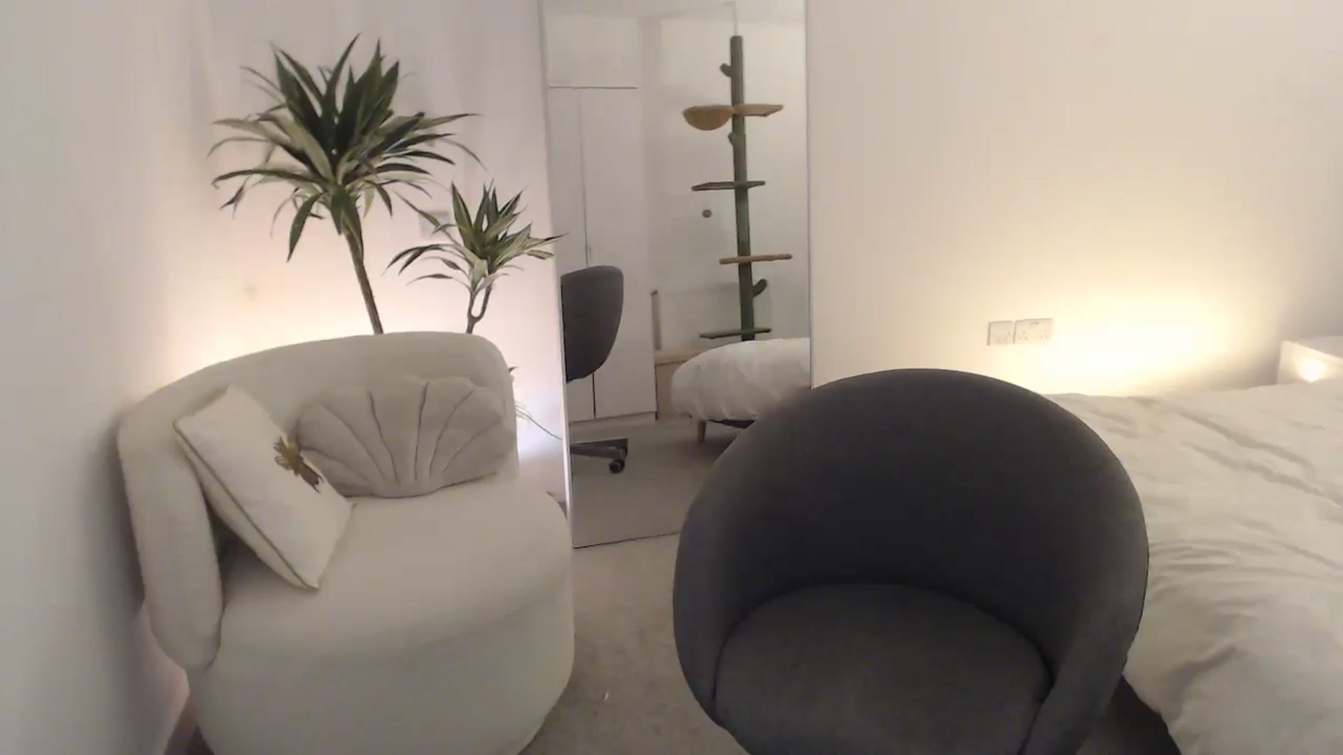 Gallery image thumbnail from anacardi's myfreecams stream on, 12/05/2024, 23:08 image 10 of 20