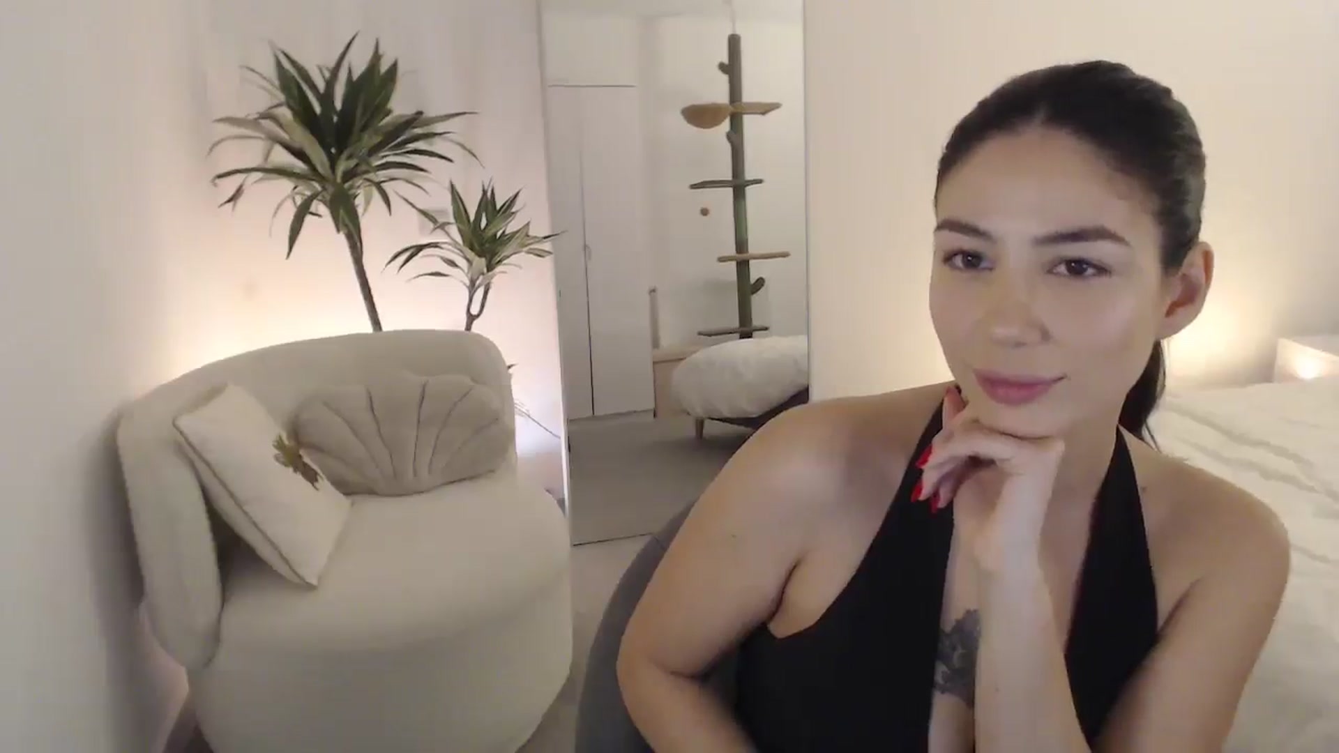 Gallery image thumbnail from anacardi's myfreecams stream on, 12/05/2024, 23:08 image 6 of 20