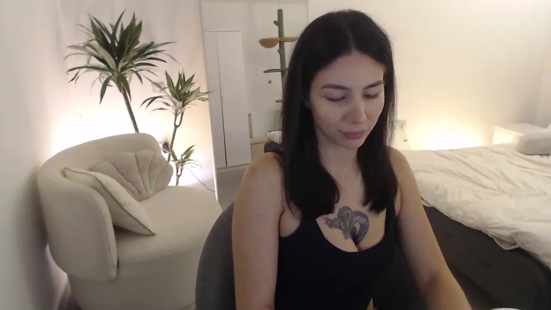 Gallery image thumbnail from anacardi's myfreecams stream on, 12/06/2024, 23:35 image 12 of 20