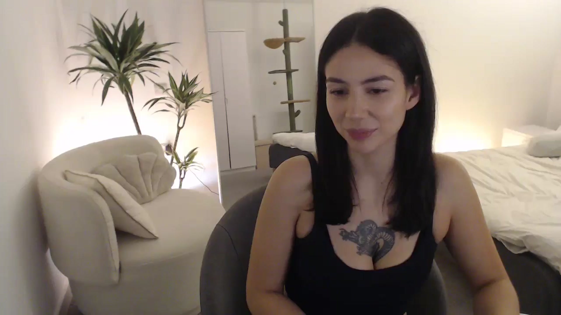 Gallery image thumbnail from anacardi's myfreecams stream on, 12/06/2024, 23:35 image 11 of 20