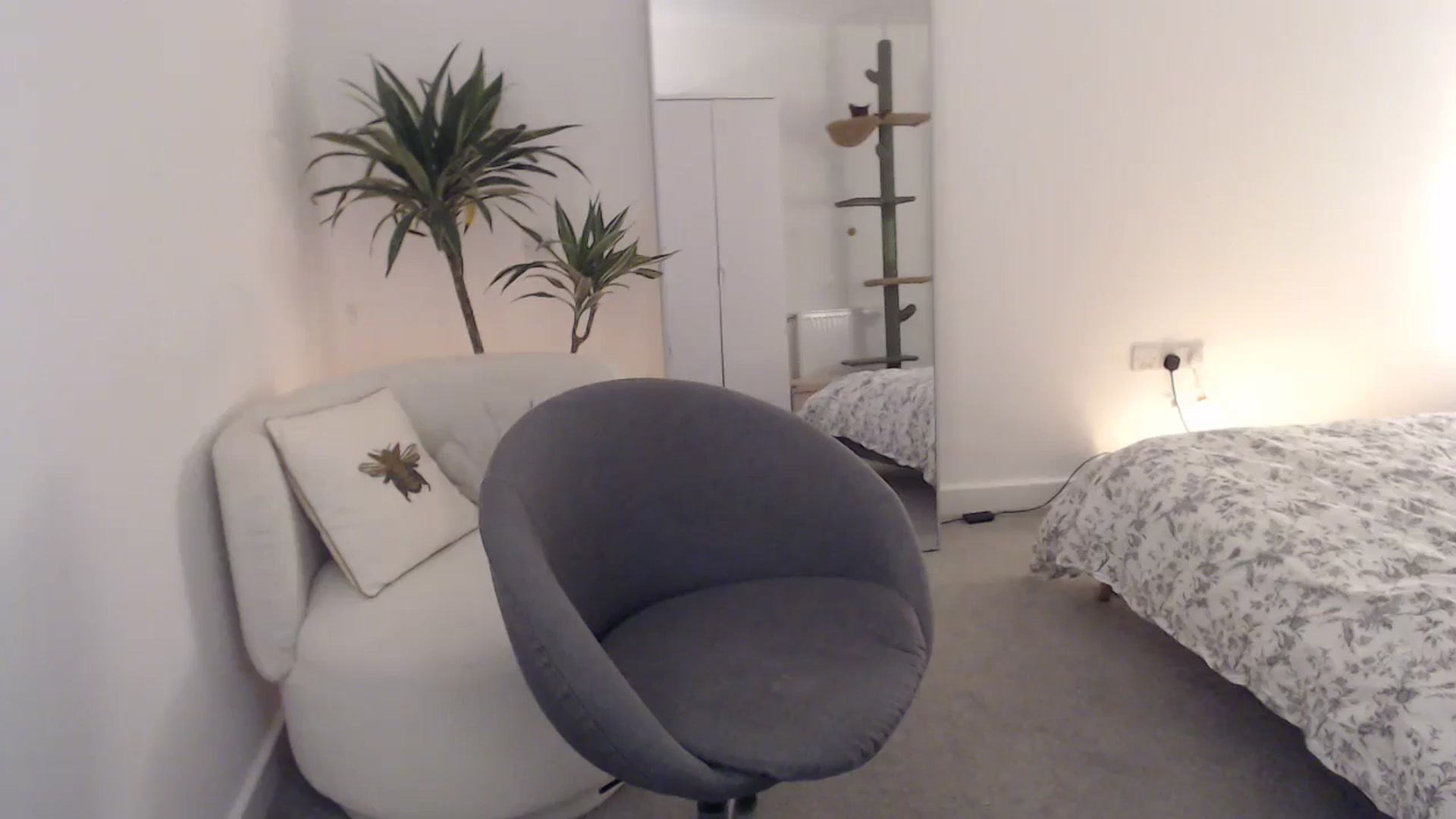 Gallery image thumbnail from anacardi's myfreecams stream on, 12/10/2024, 21:30 image 14 of 20