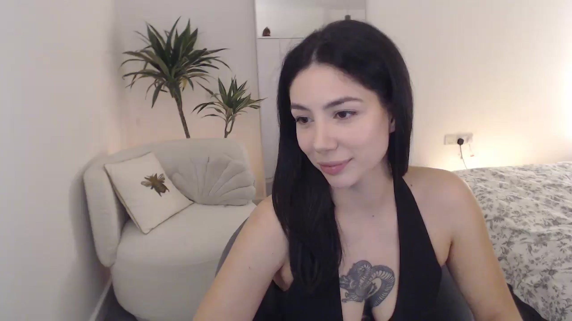 Gallery image thumbnail from anacardi's myfreecams stream on, 12/10/2024, 21:30 image 11 of 20