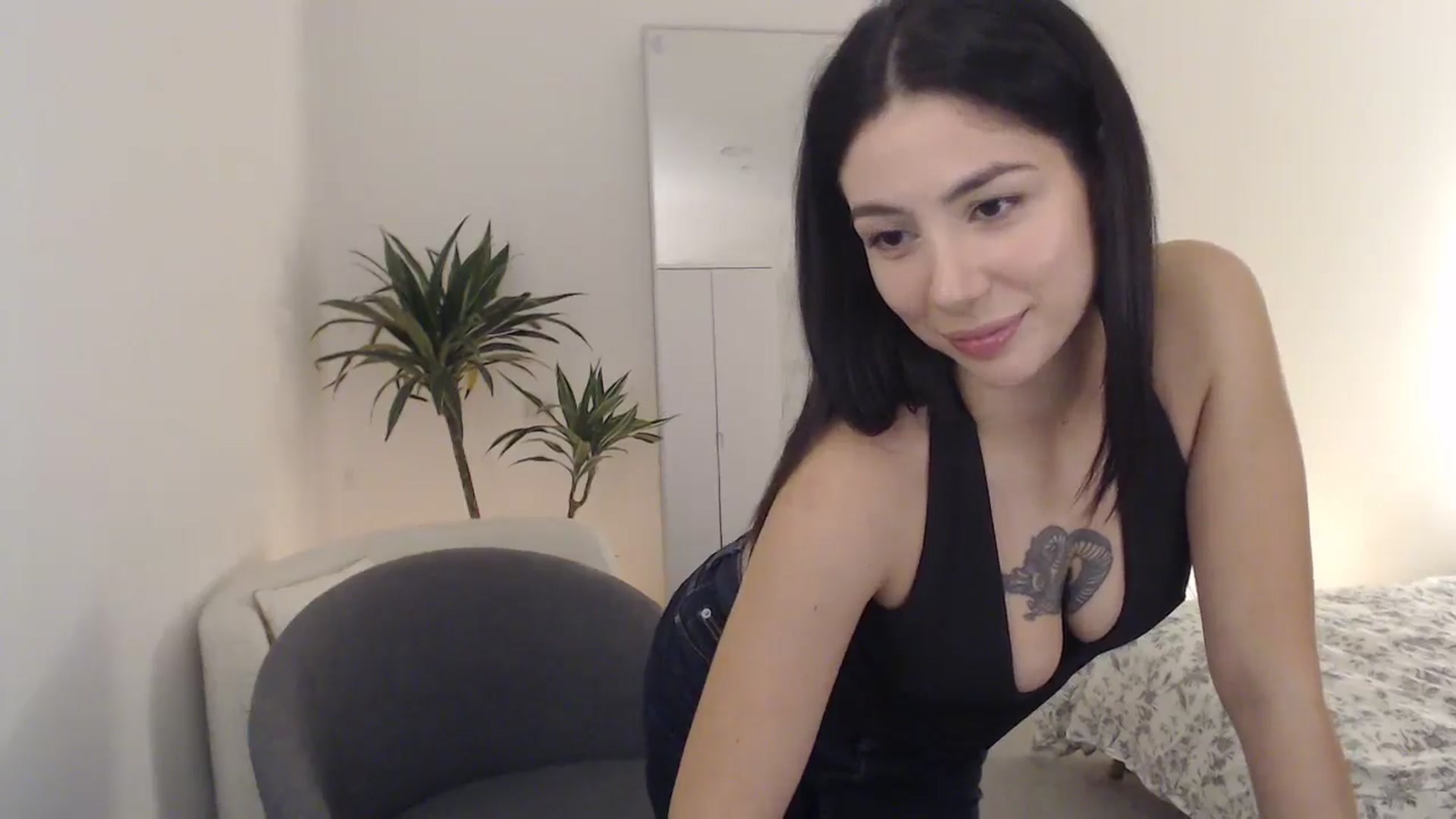 Gallery image thumbnail from anacardi's myfreecams stream on, 12/10/2024, 22:34 image 2 of 20