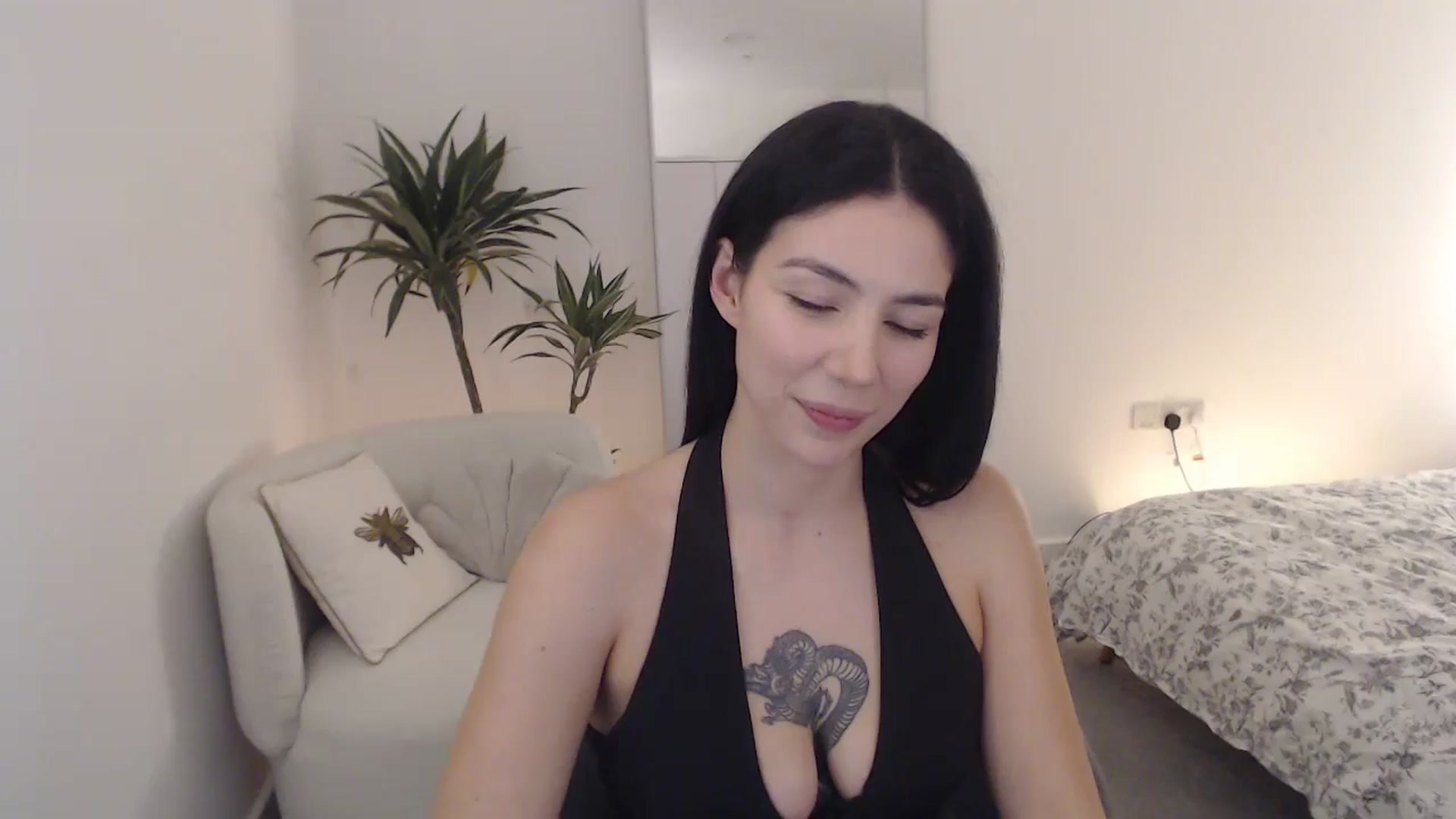 Gallery image thumbnail from anacardi's myfreecams stream on, 12/10/2024, 22:34 image 9 of 20
