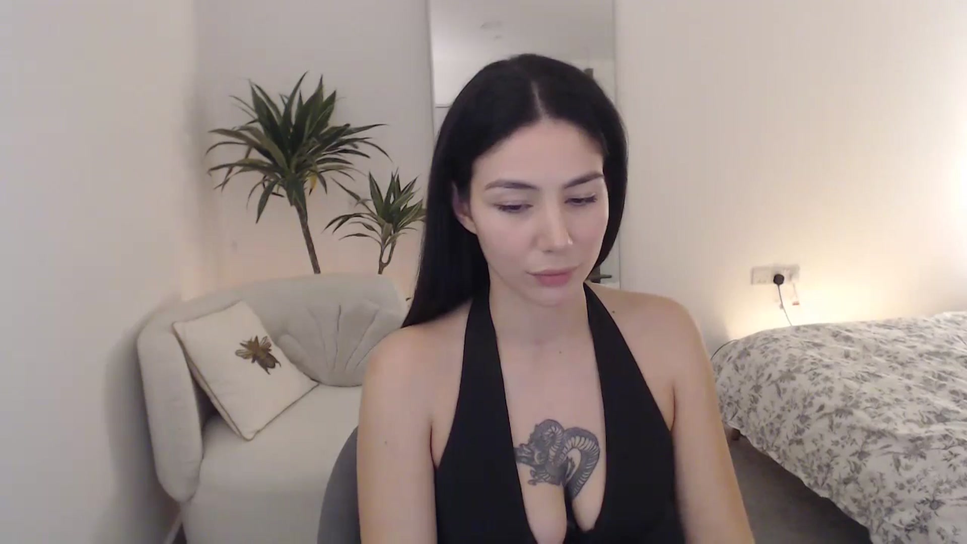 Gallery image thumbnail from anacardi's myfreecams stream on, 12/10/2024, 22:34 image 8 of 20