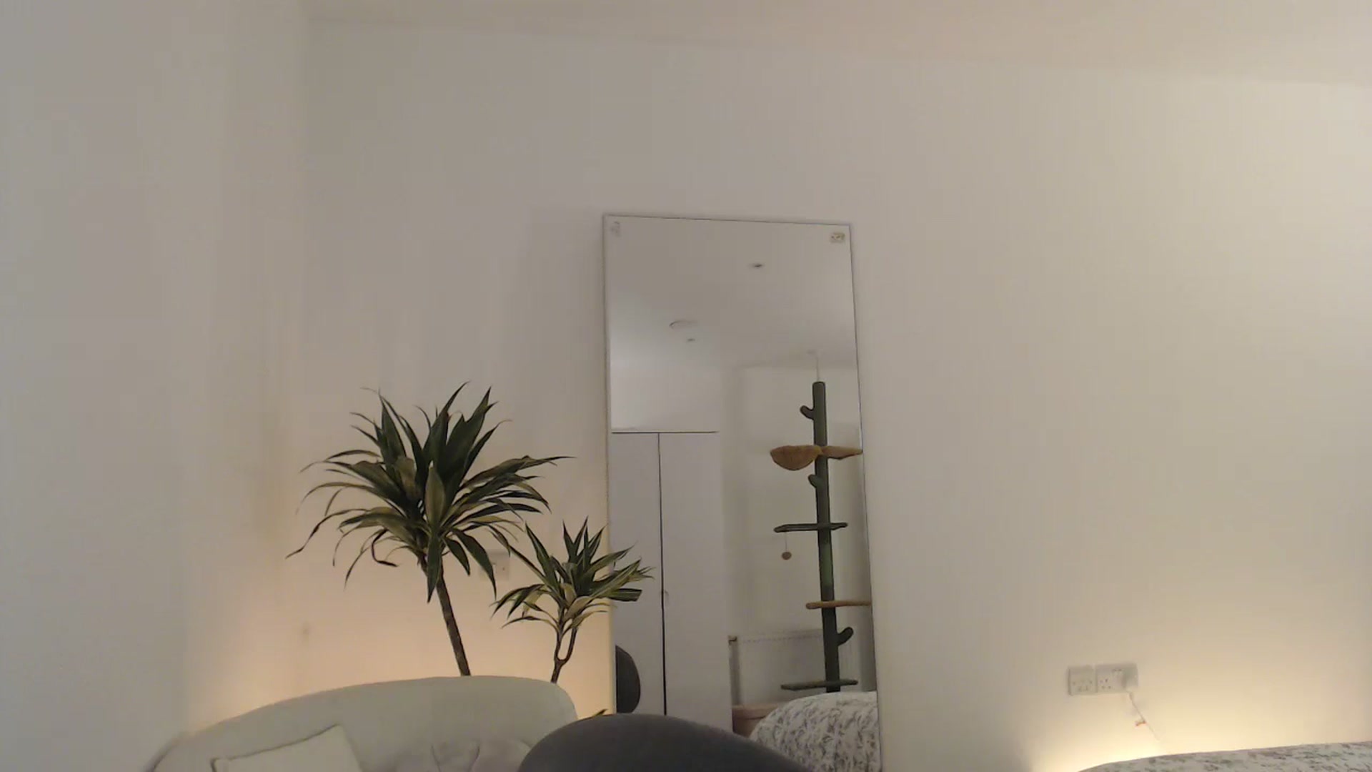 Gallery image thumbnail from anacardi's myfreecams stream on, 12/11/2024, 23:03 image 10 of 20