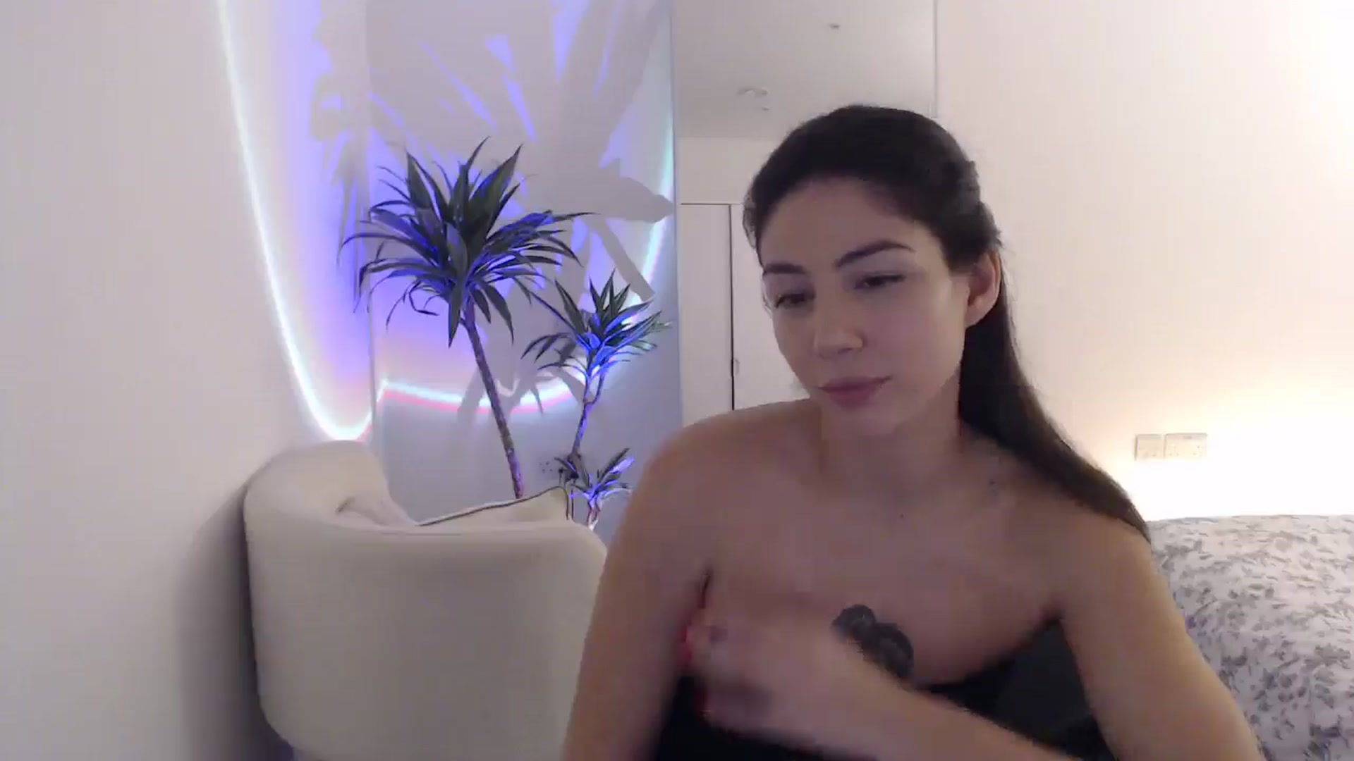 Gallery image thumbnail from anacardi's myfreecams stream on, 12/16/2024, 23:12 image 10 of 20